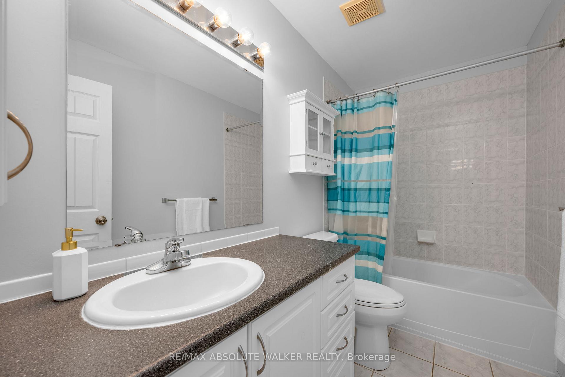 Photo 30 of 126 Forestcrest Street, Ottawa, Chapel Hill — HOMEH