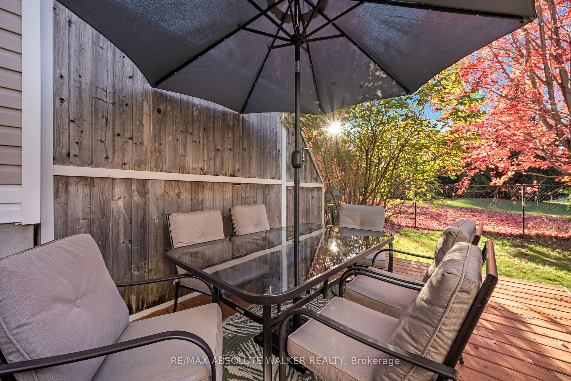 Photo 36 of 126 Forestcrest Street, Ottawa, Chapel Hill — HOMEH
