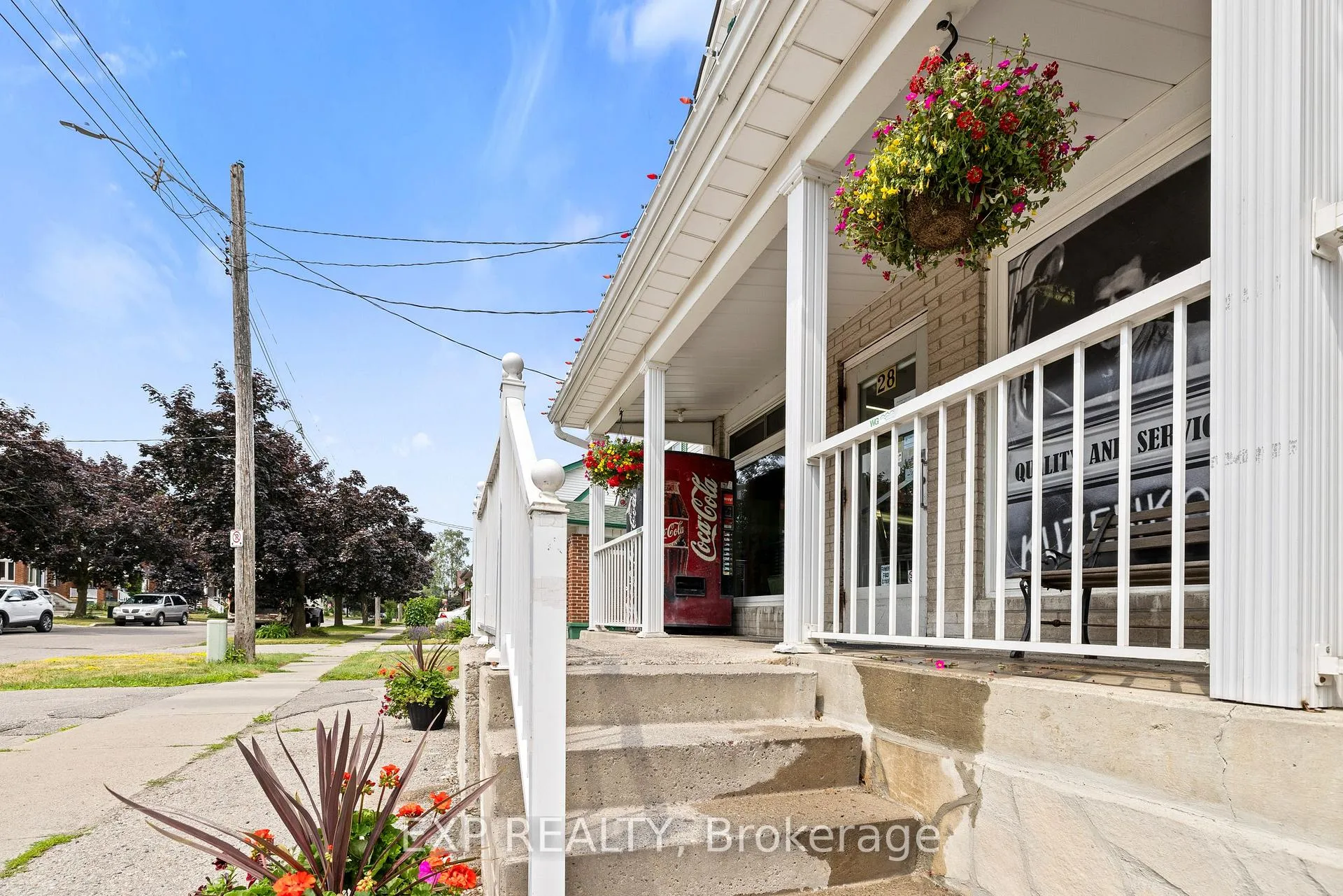 Photo 3 of 28 Buckingham Avenue, Oshawa, O'Neill — HOMEH