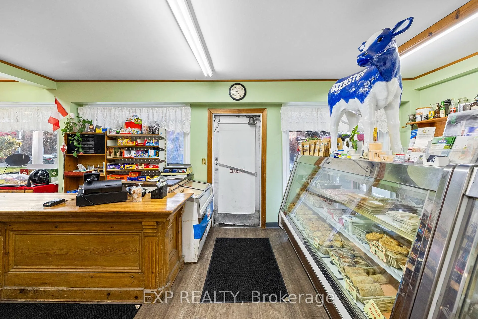 Photo 6 of 28 Buckingham Avenue, Oshawa, O'Neill — HOMEH