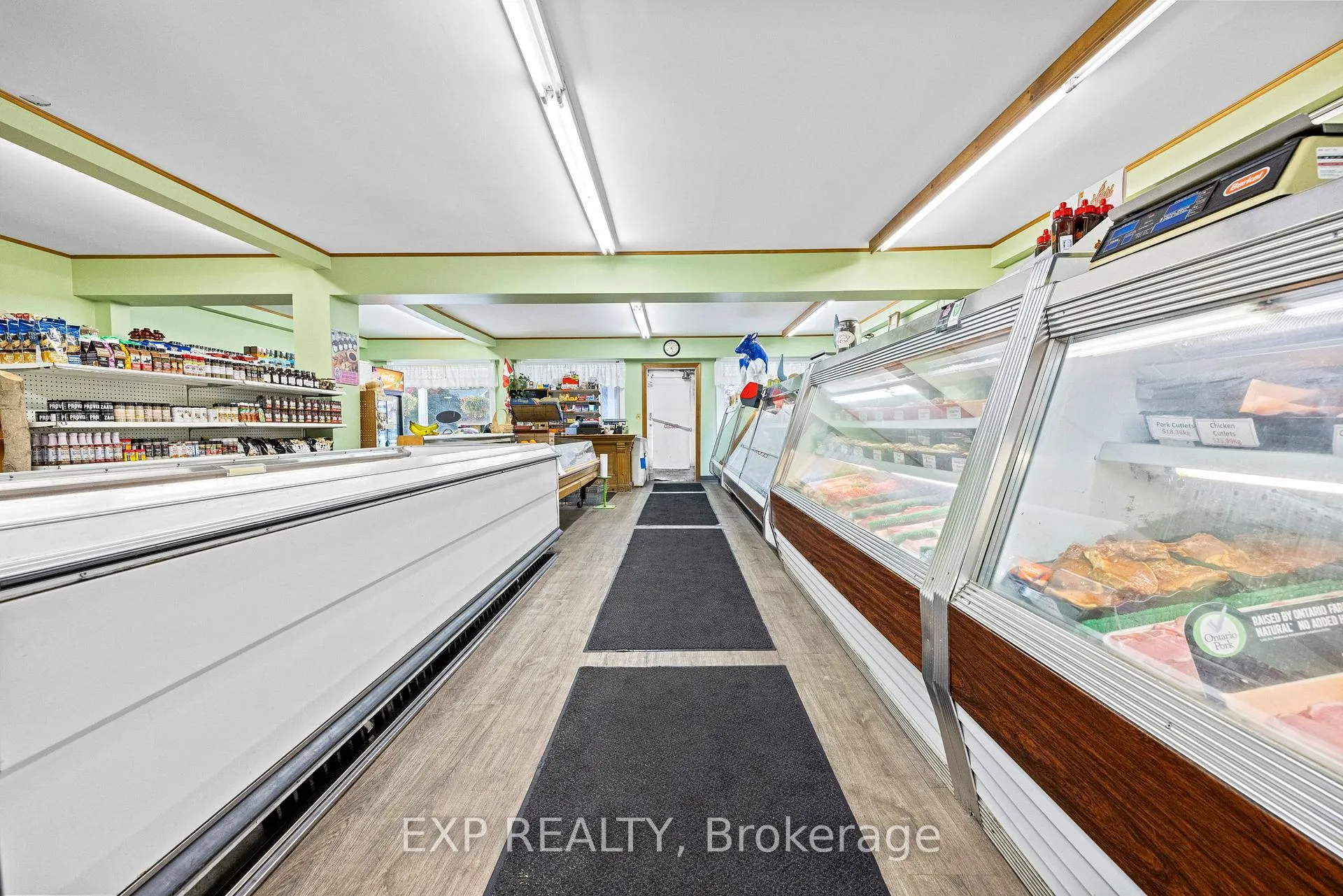 Photo 9 of 28 Buckingham Avenue, Oshawa, O'Neill — HOMEH