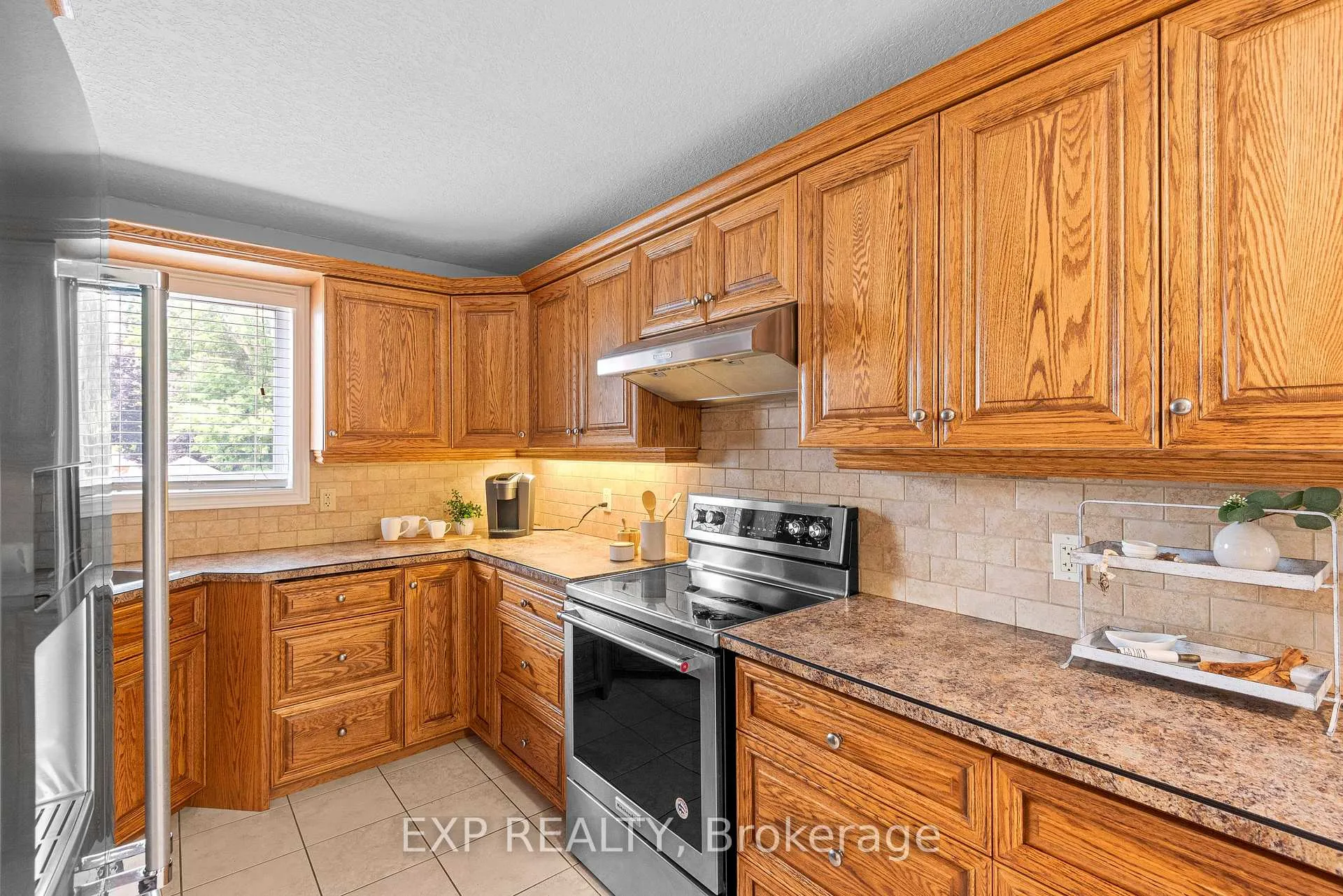 Photo 29 of 28 Buckingham Avenue, Oshawa, O'Neill — HOMEH