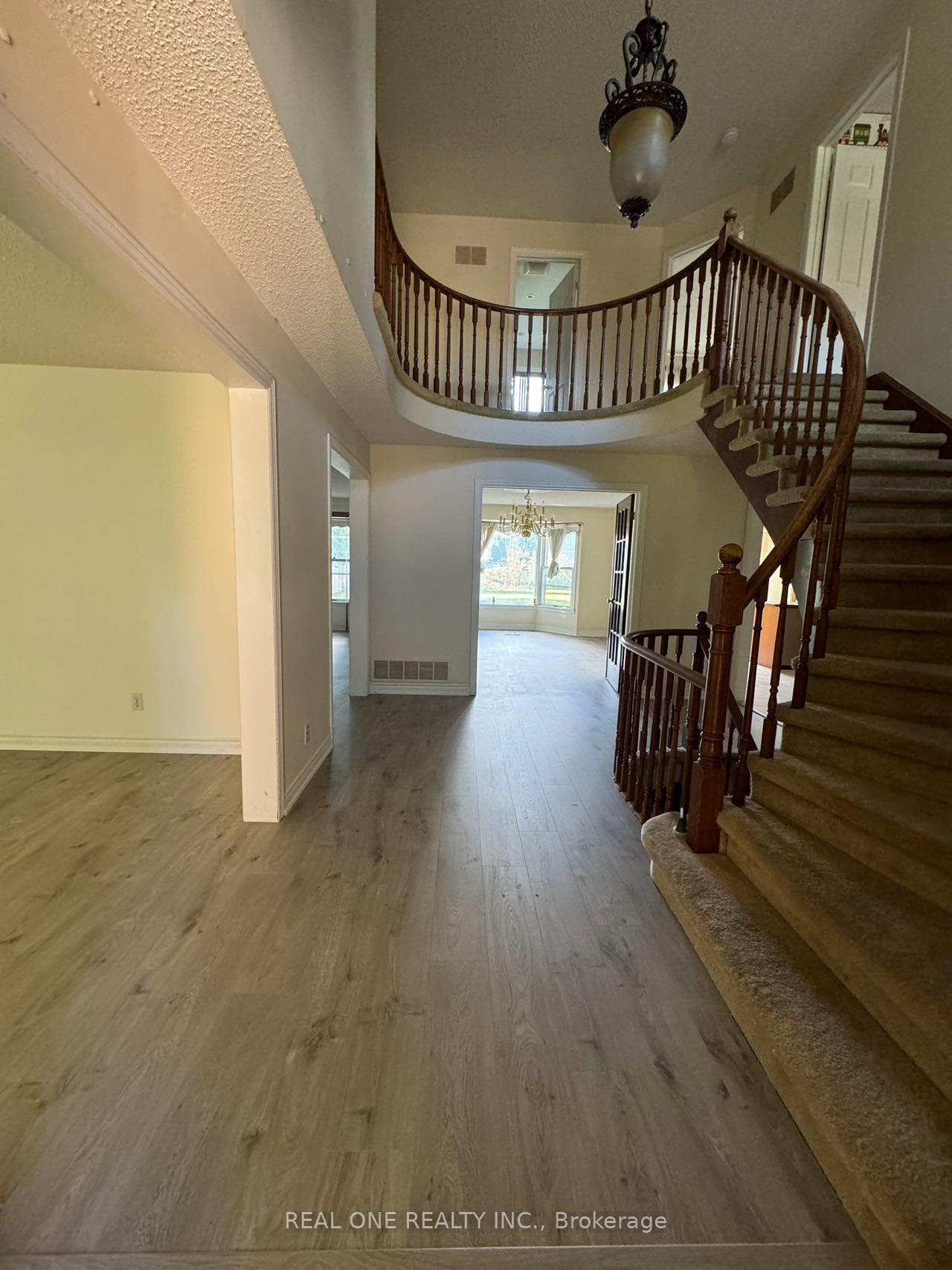 Photo 5 of 26 Addington Square, Markham, Unionville — HOMEH