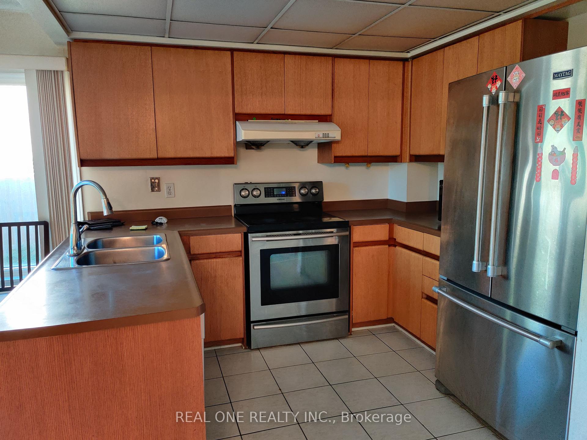 Photo 6 of 26 Addington Square, Markham, Unionville — HOMEH