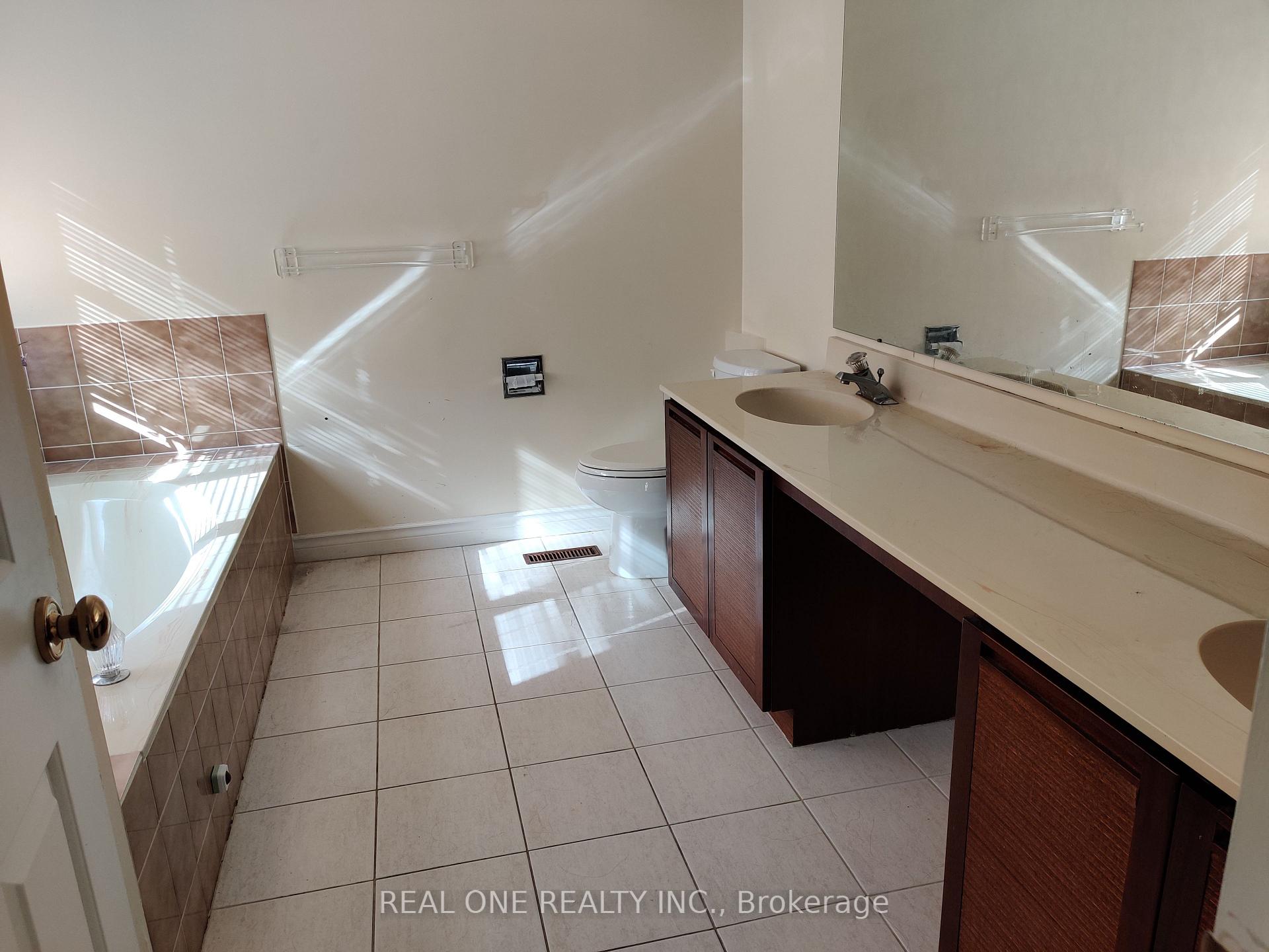 Photo 14 of 26 Addington Square, Markham, Unionville — HOMEH