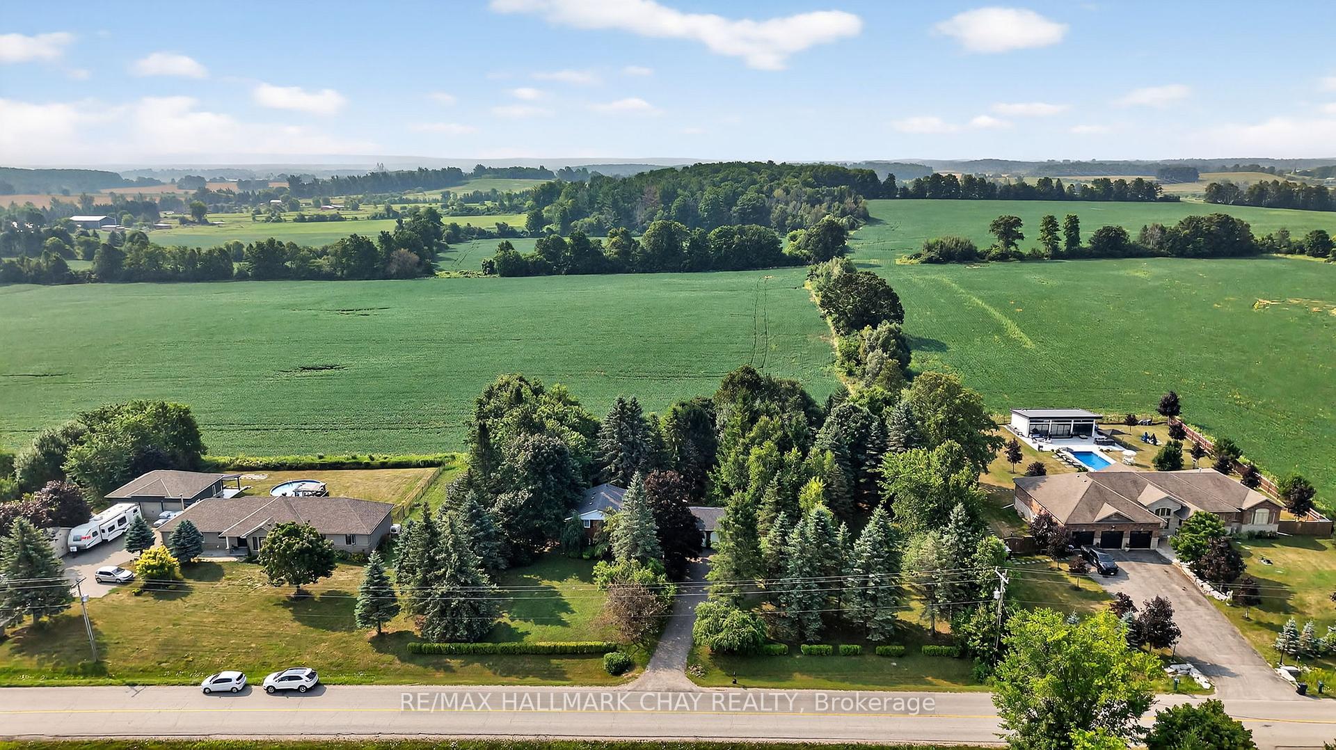 Photo 2 of 5205 5th Line, New Tecumseth, Rural New Tecumseth — HOMEH