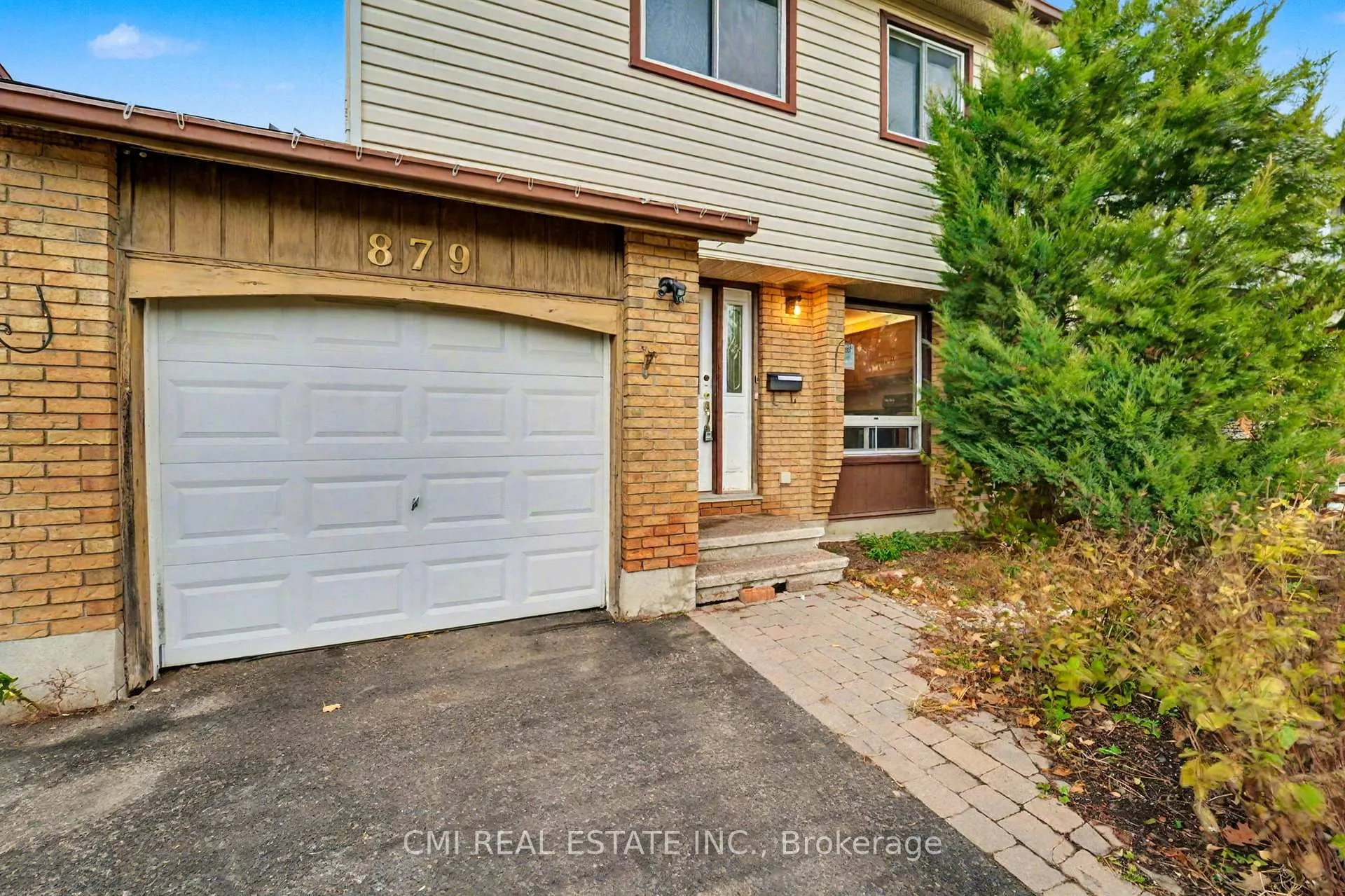 Photo 3 of 879 Beauclaire Drive, Ottawa, Orleans Wood — HOMEH