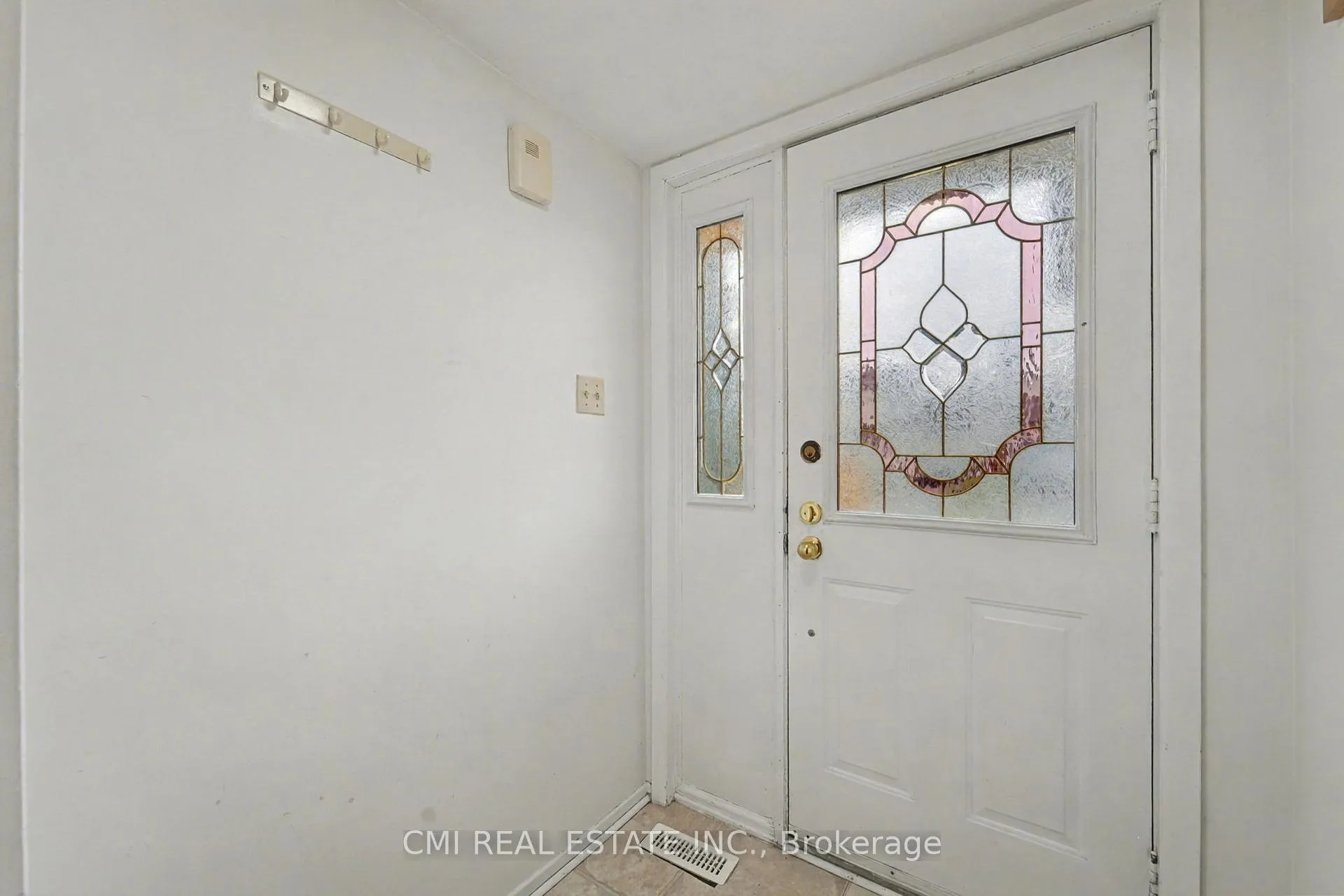 Photo 4 of 879 Beauclaire Drive, Ottawa, Orleans Wood — HOMEH