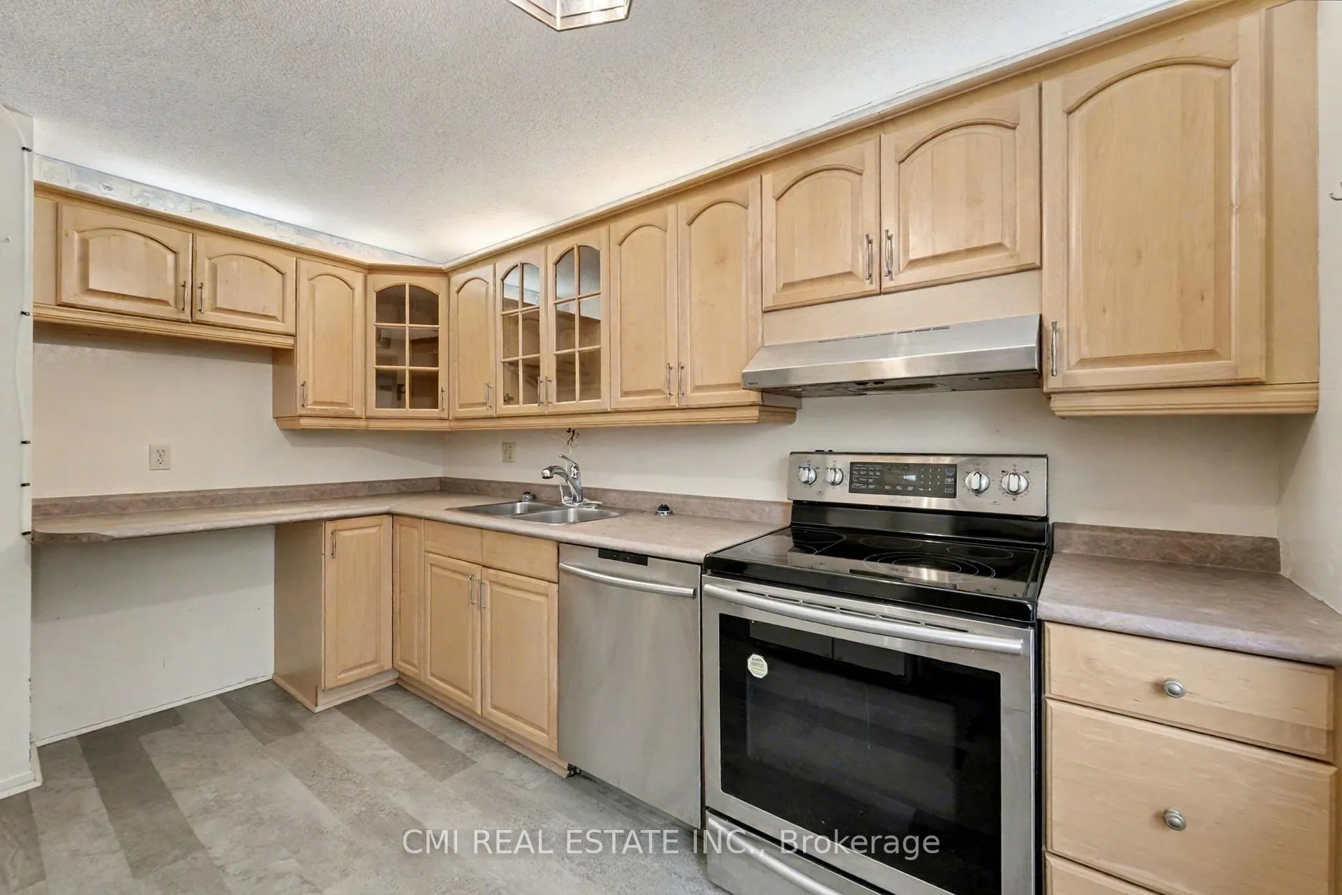 Photo 12 of 879 Beauclaire Drive, Ottawa, Orleans Wood — HOMEH