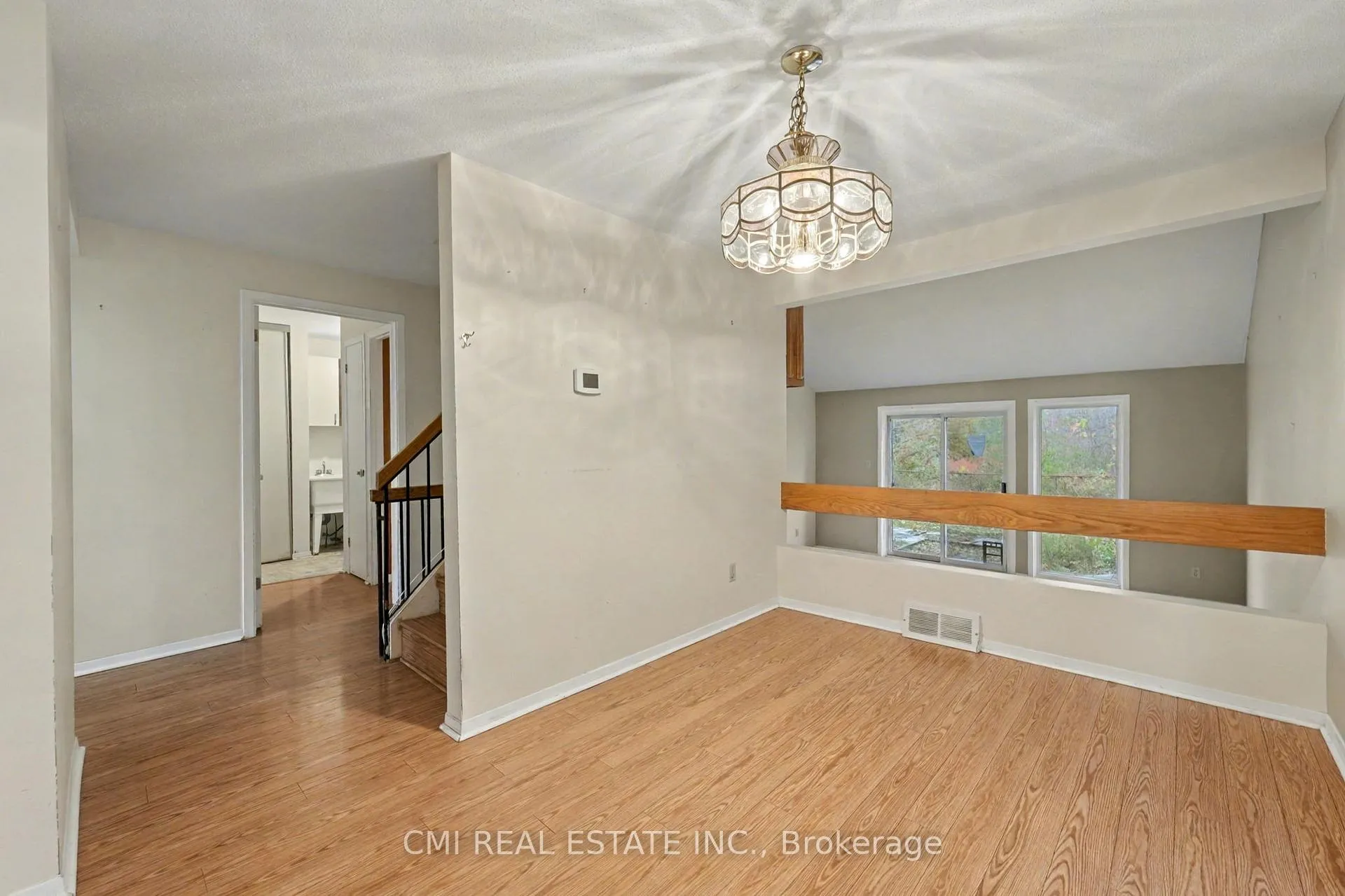 Photo 18 of 879 Beauclaire Drive, Ottawa, Orleans Wood — HOMEH
