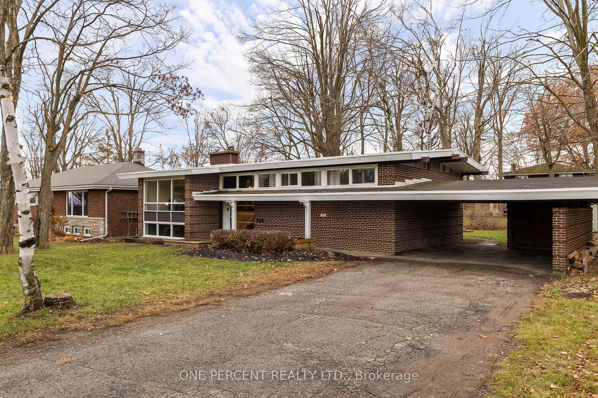Photo 1 of 193 Lawrence Avenue, Orillia — HOMEH