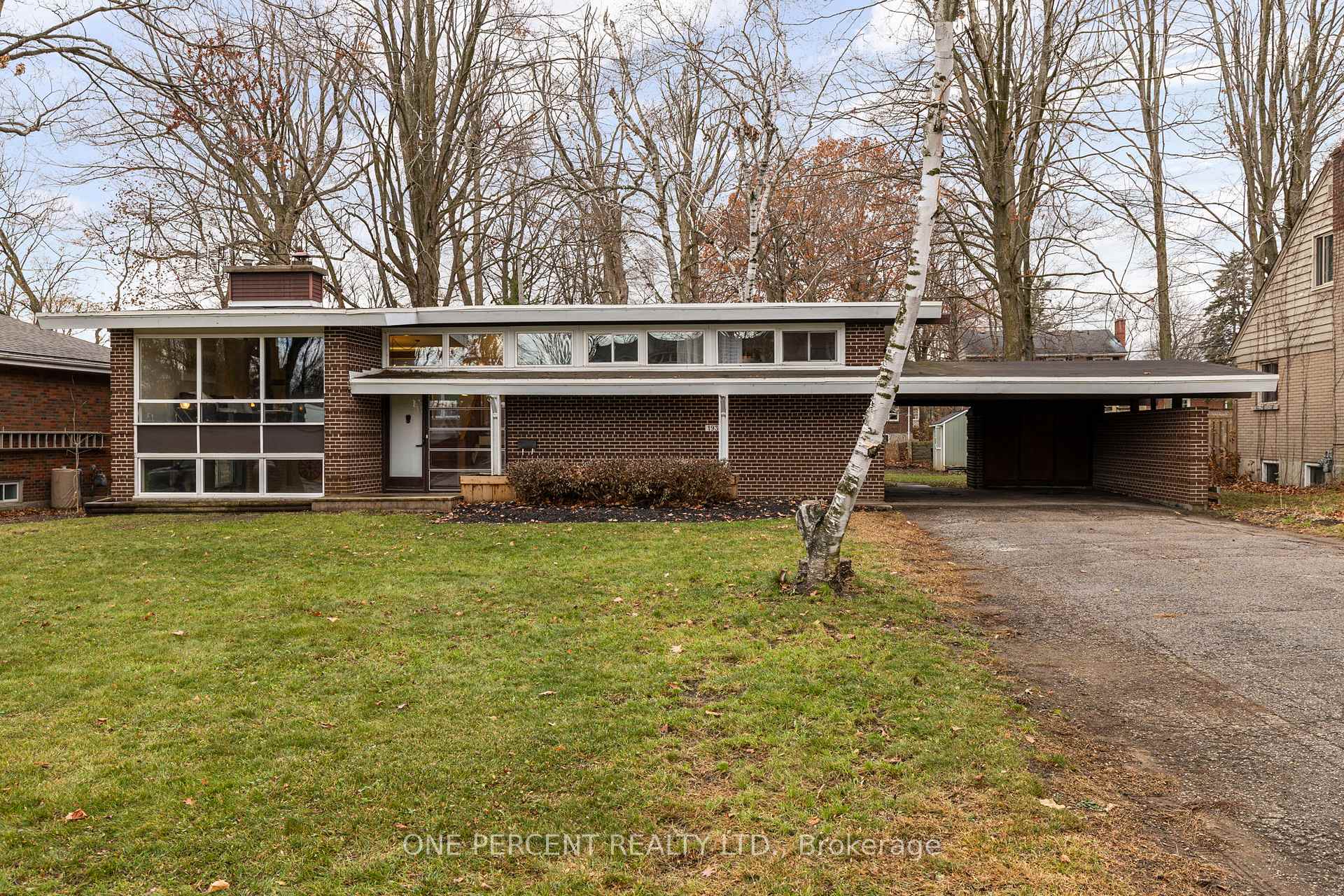 Photo 2 of 193 Lawrence Avenue, Orillia — HOMEH