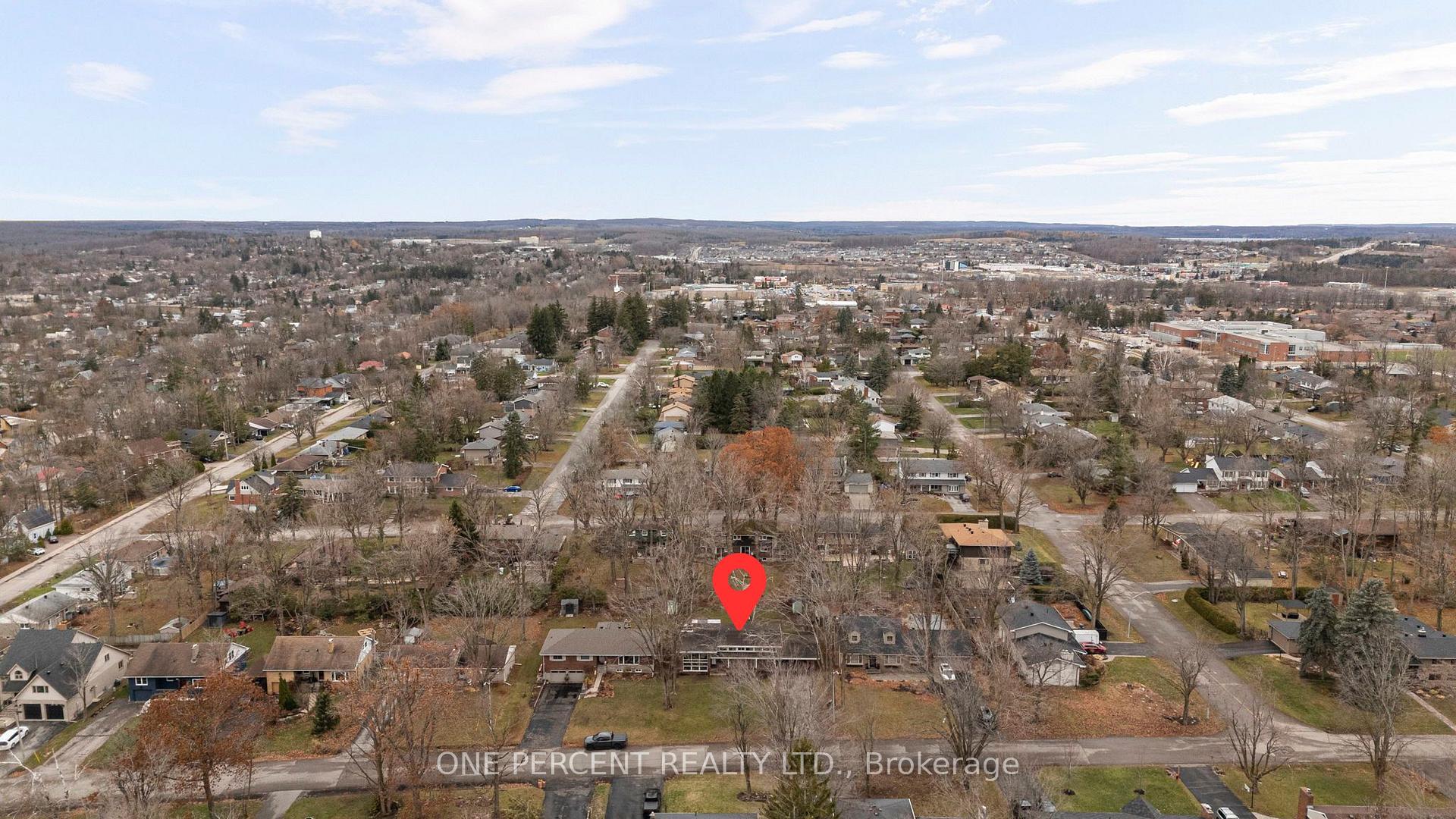 Photo 3 of 193 Lawrence Avenue, Orillia — HOMEH