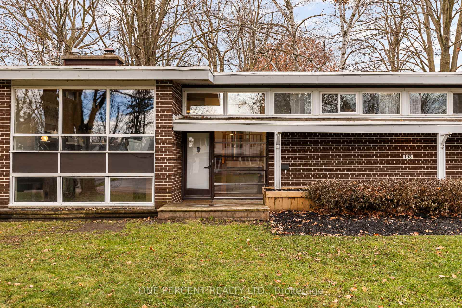 Photo 5 of 193 Lawrence Avenue, Orillia — HOMEH