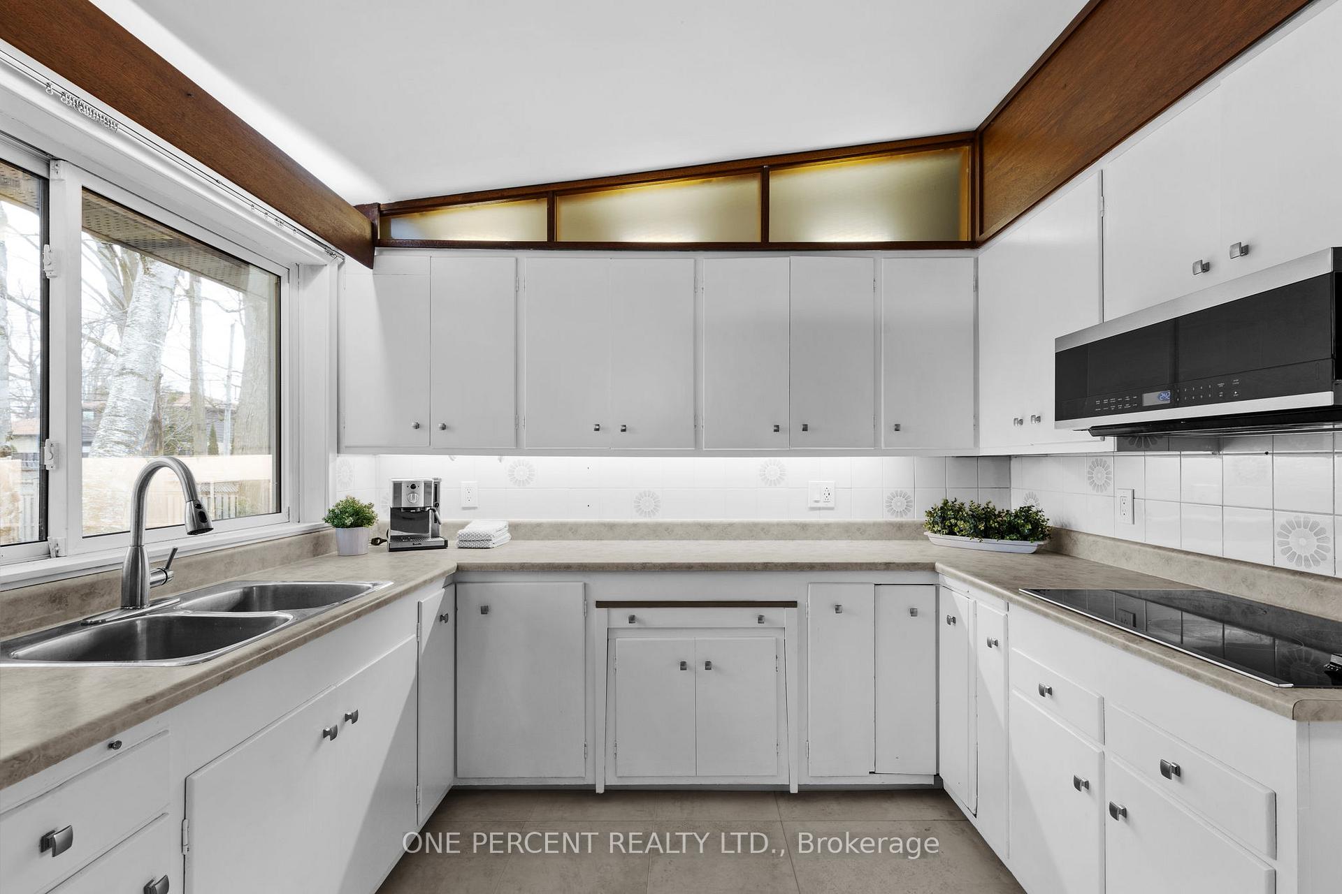 Photo 17 of 193 Lawrence Avenue, Orillia — HOMEH