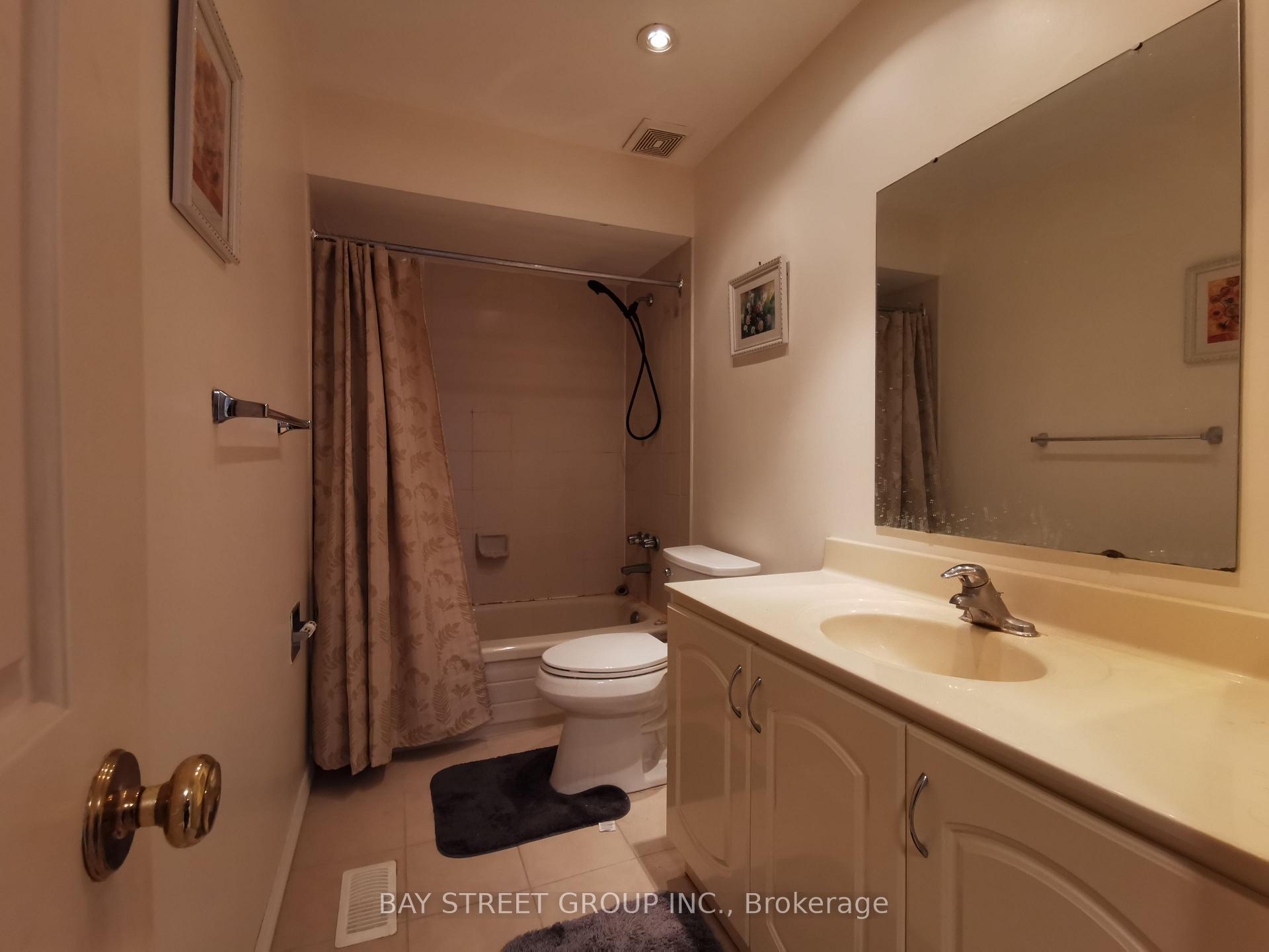 Photo 14 of 35 Couperthwaite Crescent, Markham, Unionville — HOMEH