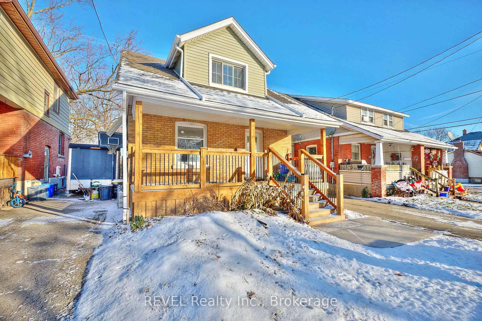 Photo 3 of 5113 Willmott Street, Niagara Falls, Cherrywood — HOMEH