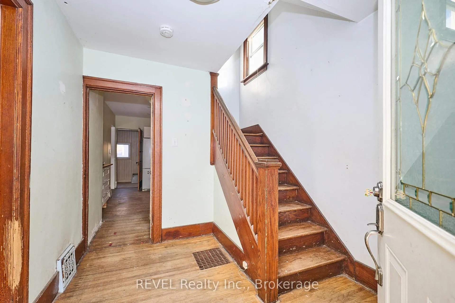 Photo 5 of 5113 Willmott Street, Niagara Falls, Cherrywood — HOMEH