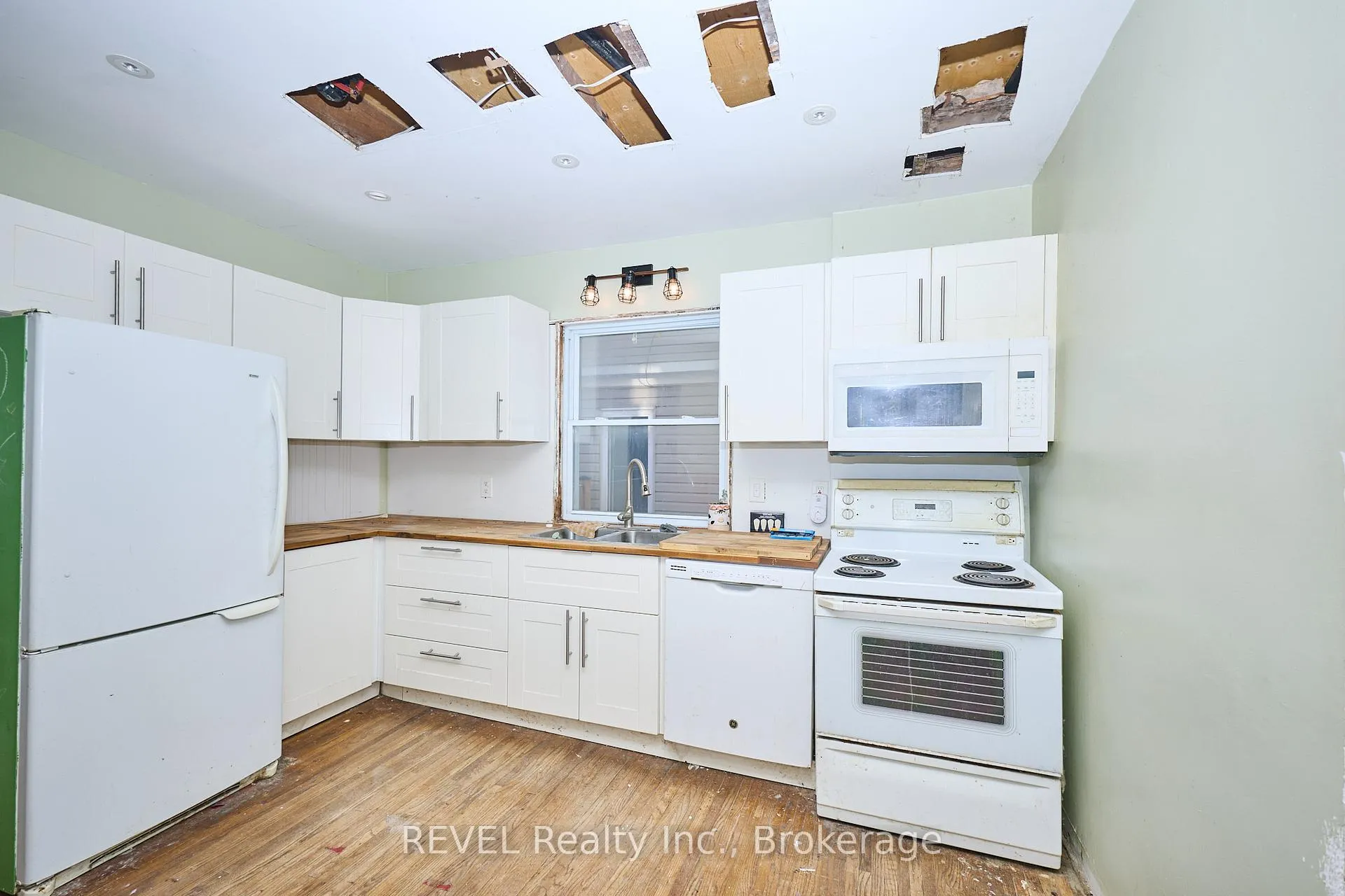 Photo 8 of 5113 Willmott Street, Niagara Falls, Cherrywood — HOMEH