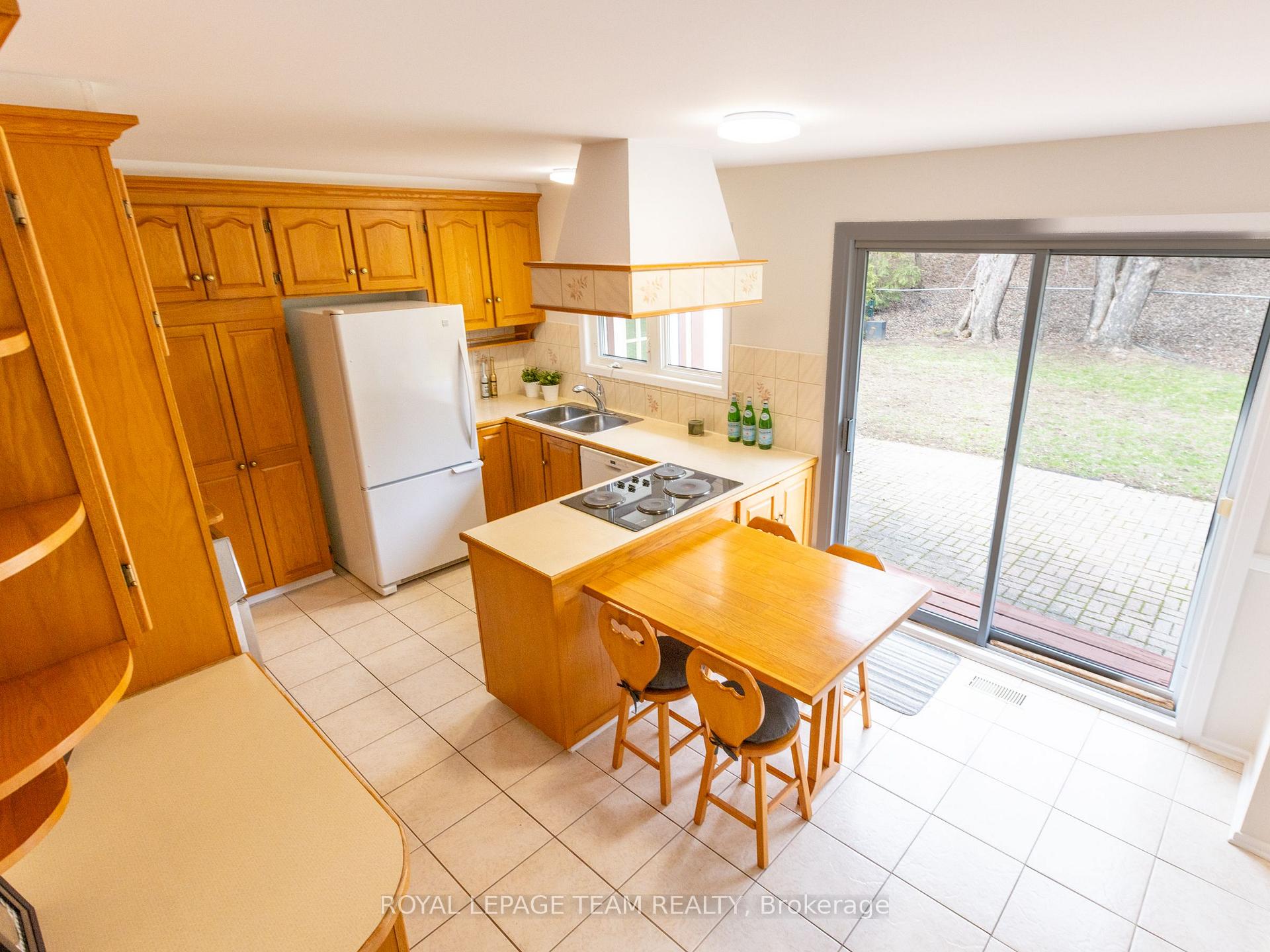 Photo 9 of 1357 Plumber Avenue, Ottawa, Carson Meadows — HOMEH
