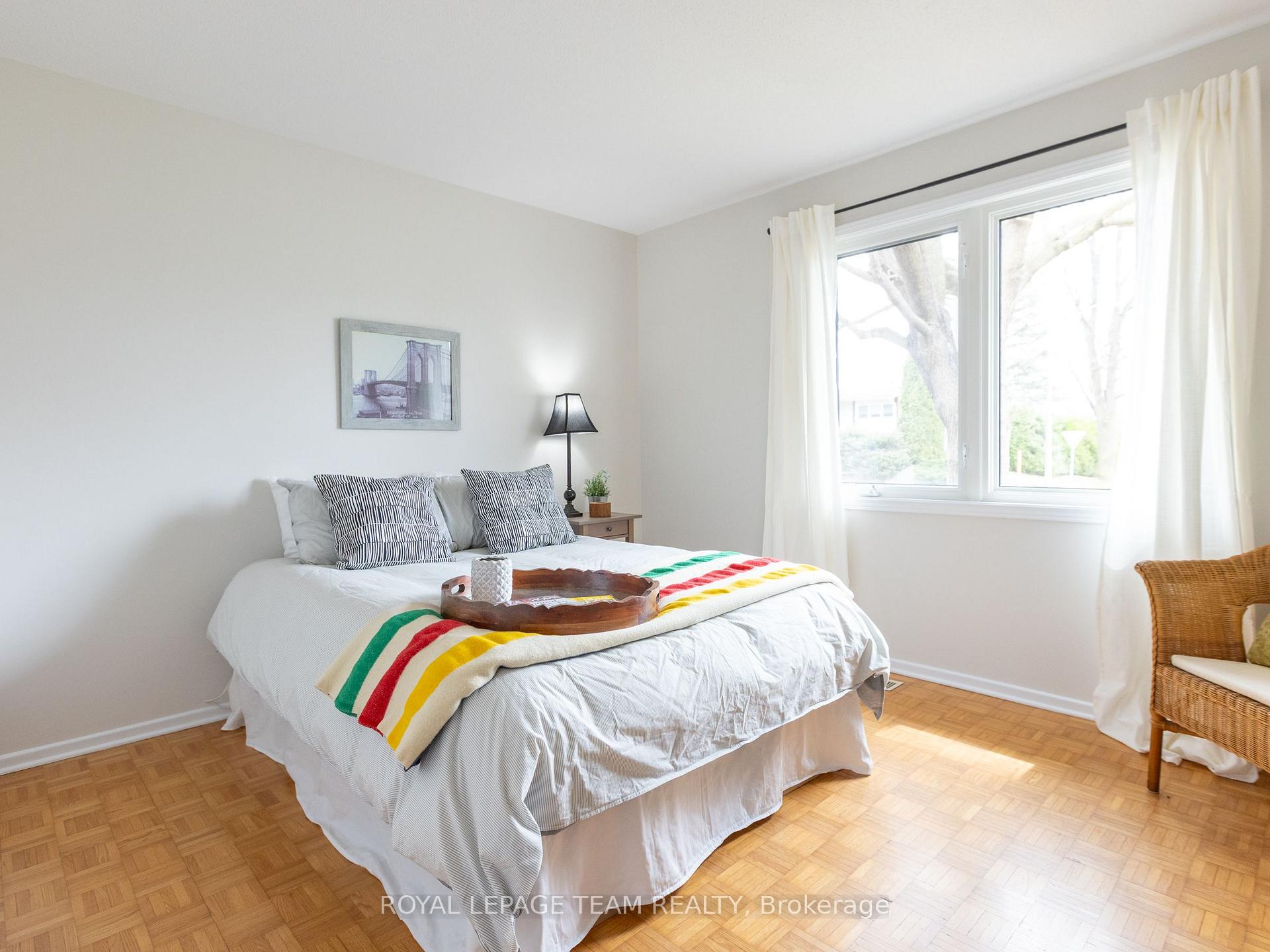 Photo 11 of 1357 Plumber Avenue, Ottawa, Carson Meadows — HOMEH