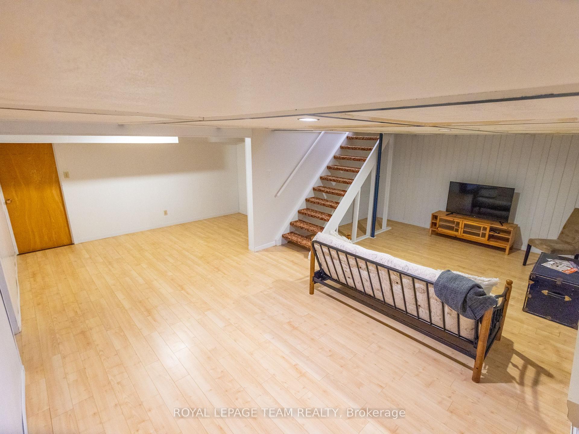 Photo 15 of 1357 Plumber Avenue, Ottawa, Carson Meadows — HOMEH