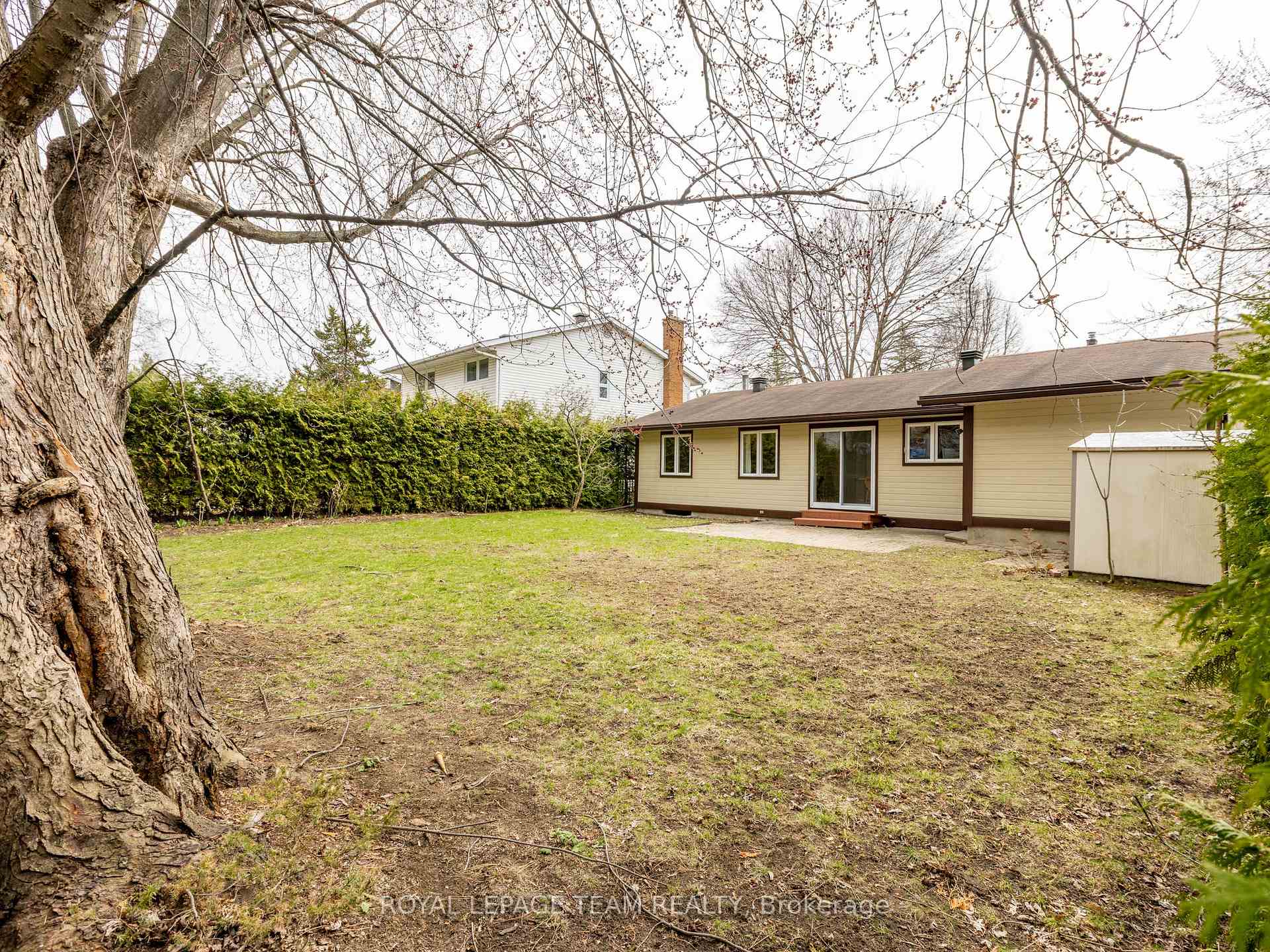 Photo 22 of 1357 Plumber Avenue, Ottawa, Carson Meadows — HOMEH