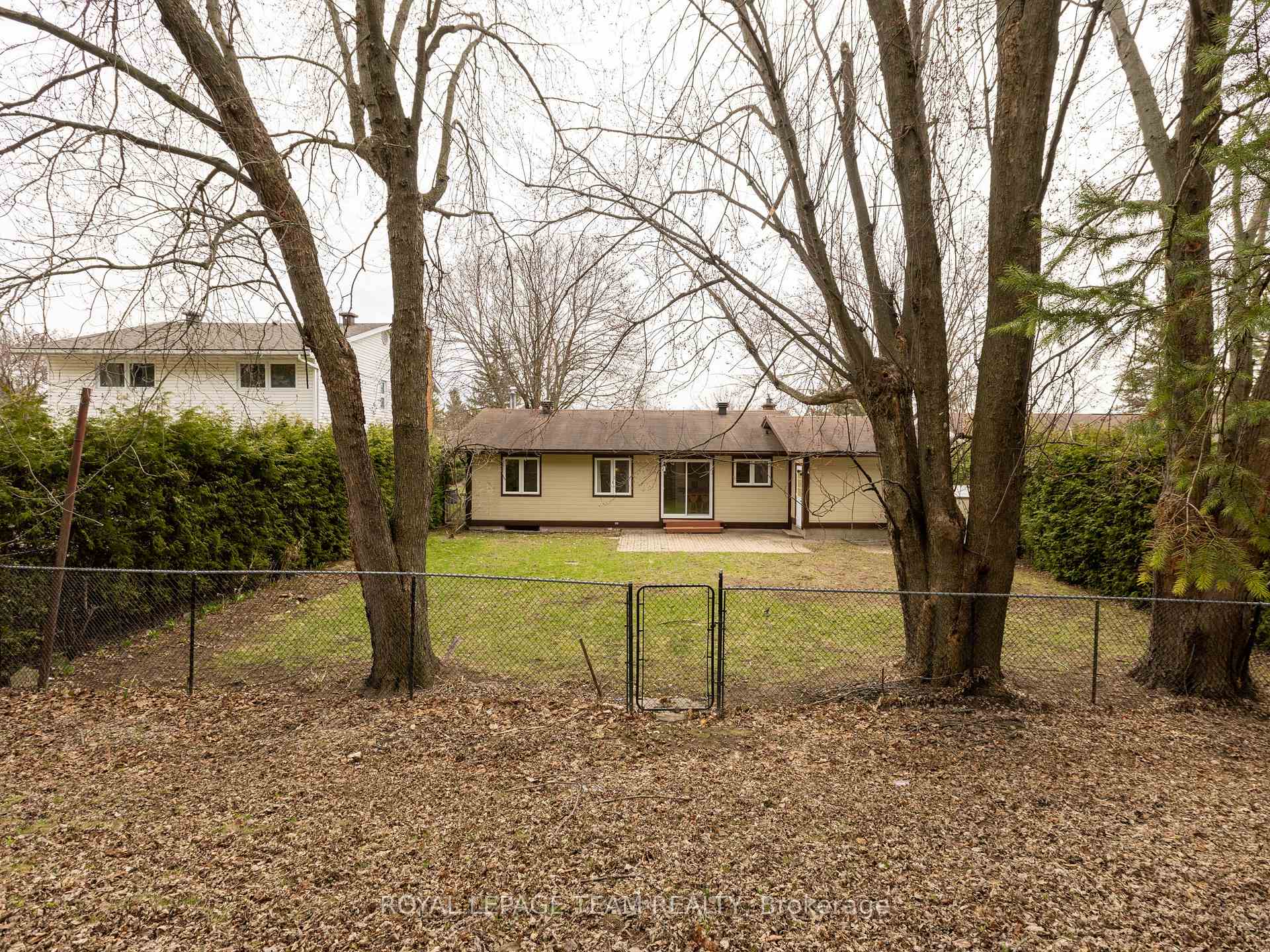 Photo 23 of 1357 Plumber Avenue, Ottawa, Carson Meadows — HOMEH