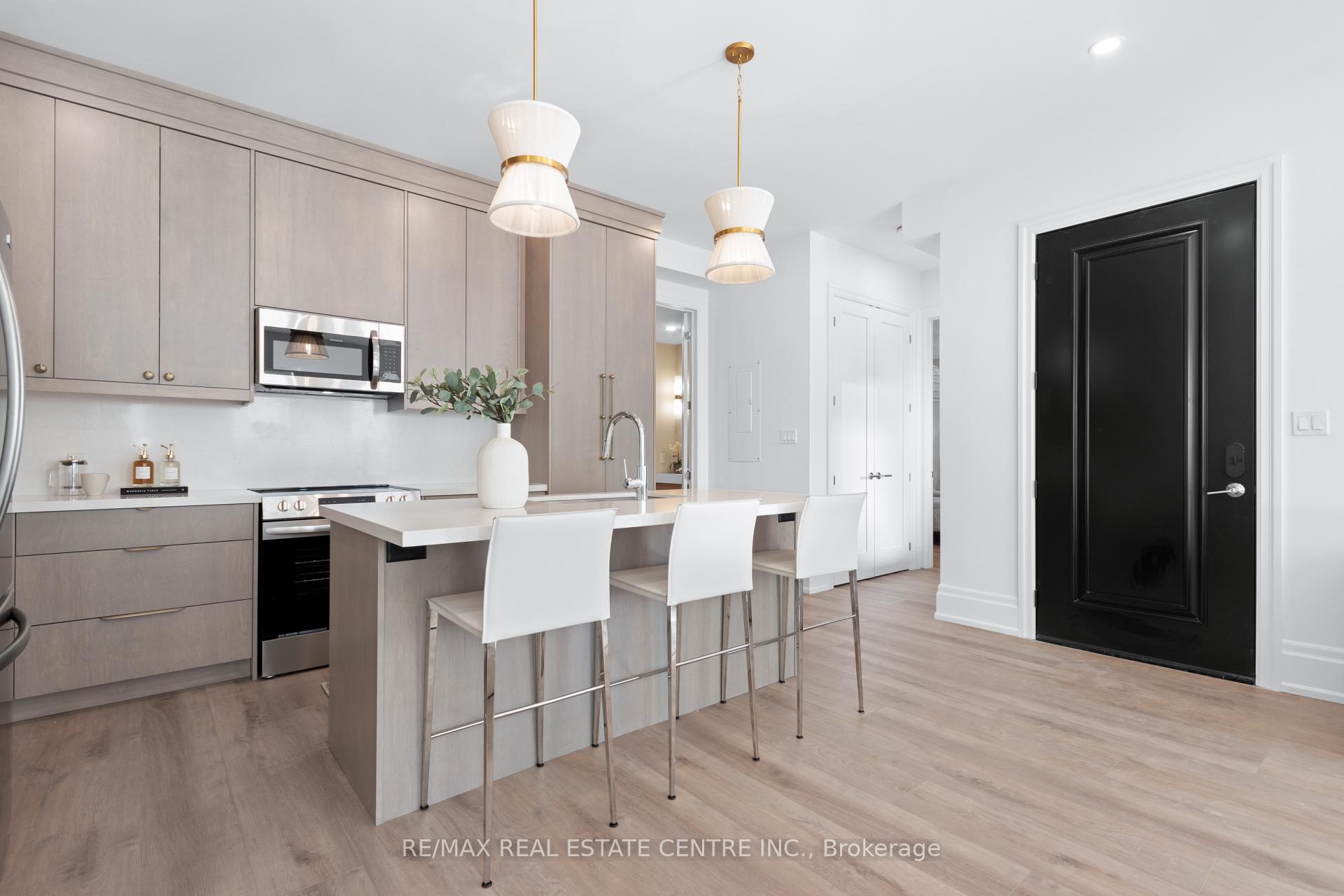 Photo 2 of Unit 1, 37 Armstrong Street, Orangeville — HOMEH