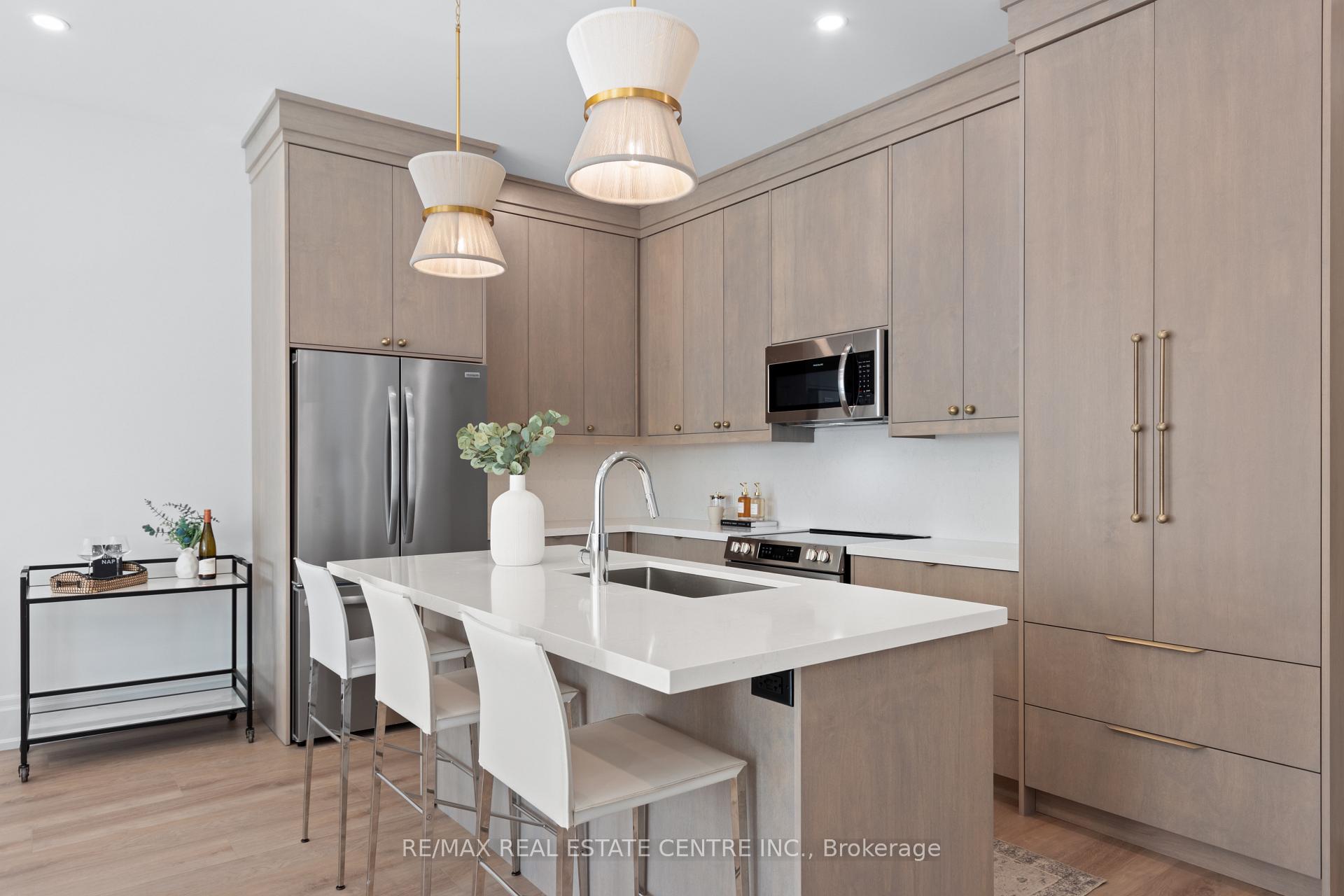 Photo 3 of Unit 1, 37 Armstrong Street, Orangeville — HOMEH