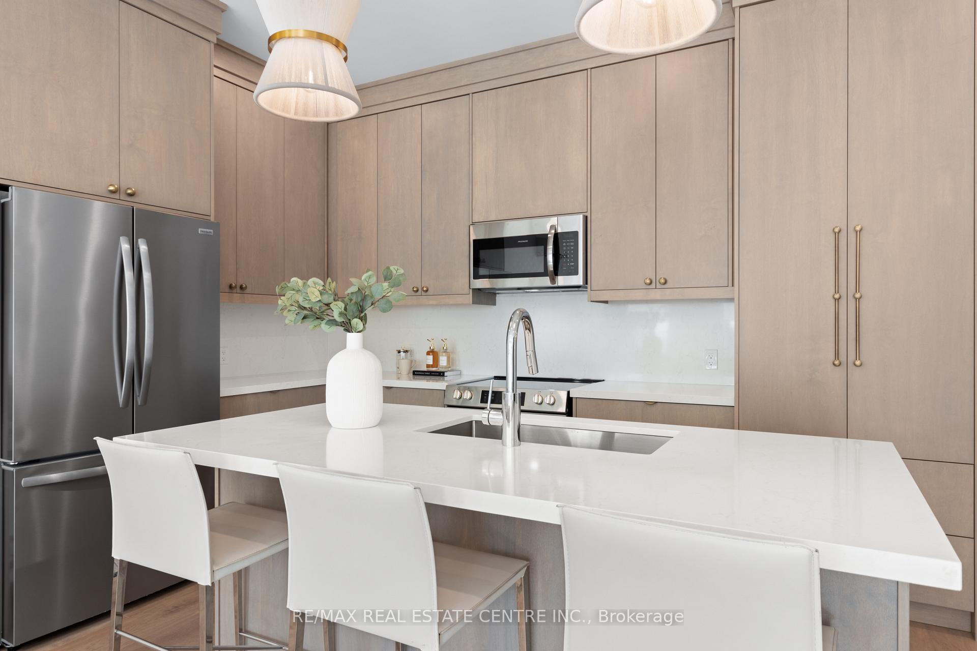 Photo 5 of Unit 1, 37 Armstrong Street, Orangeville — HOMEH