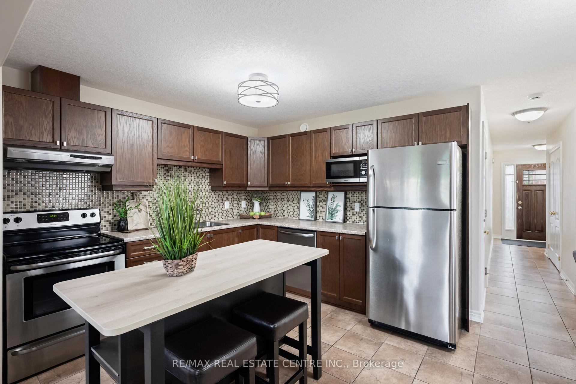 Photo 2 of 96 Preston Drive, Orangeville — HOMEH