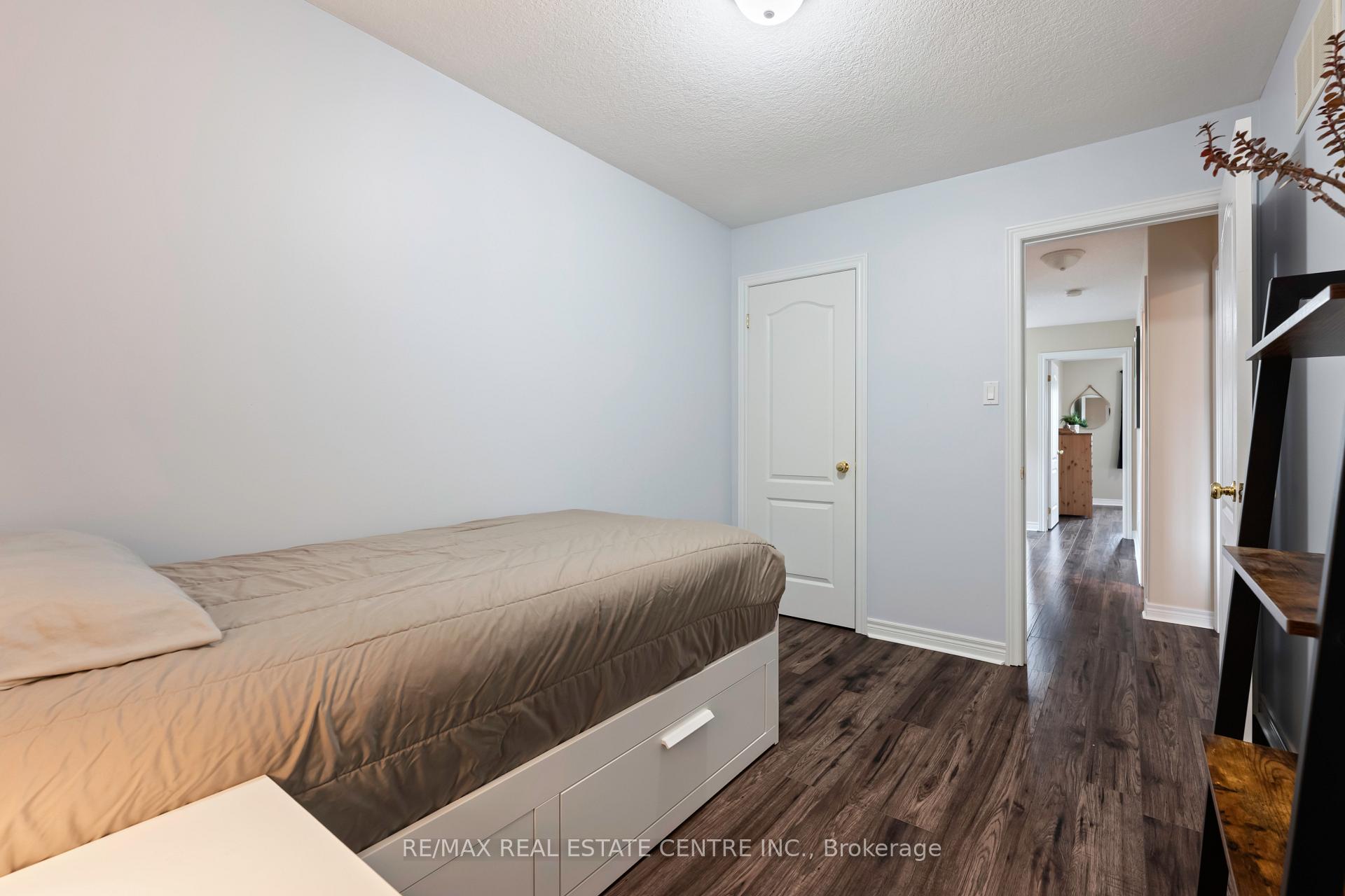 Photo 19 of 96 Preston Drive, Orangeville — HOMEH