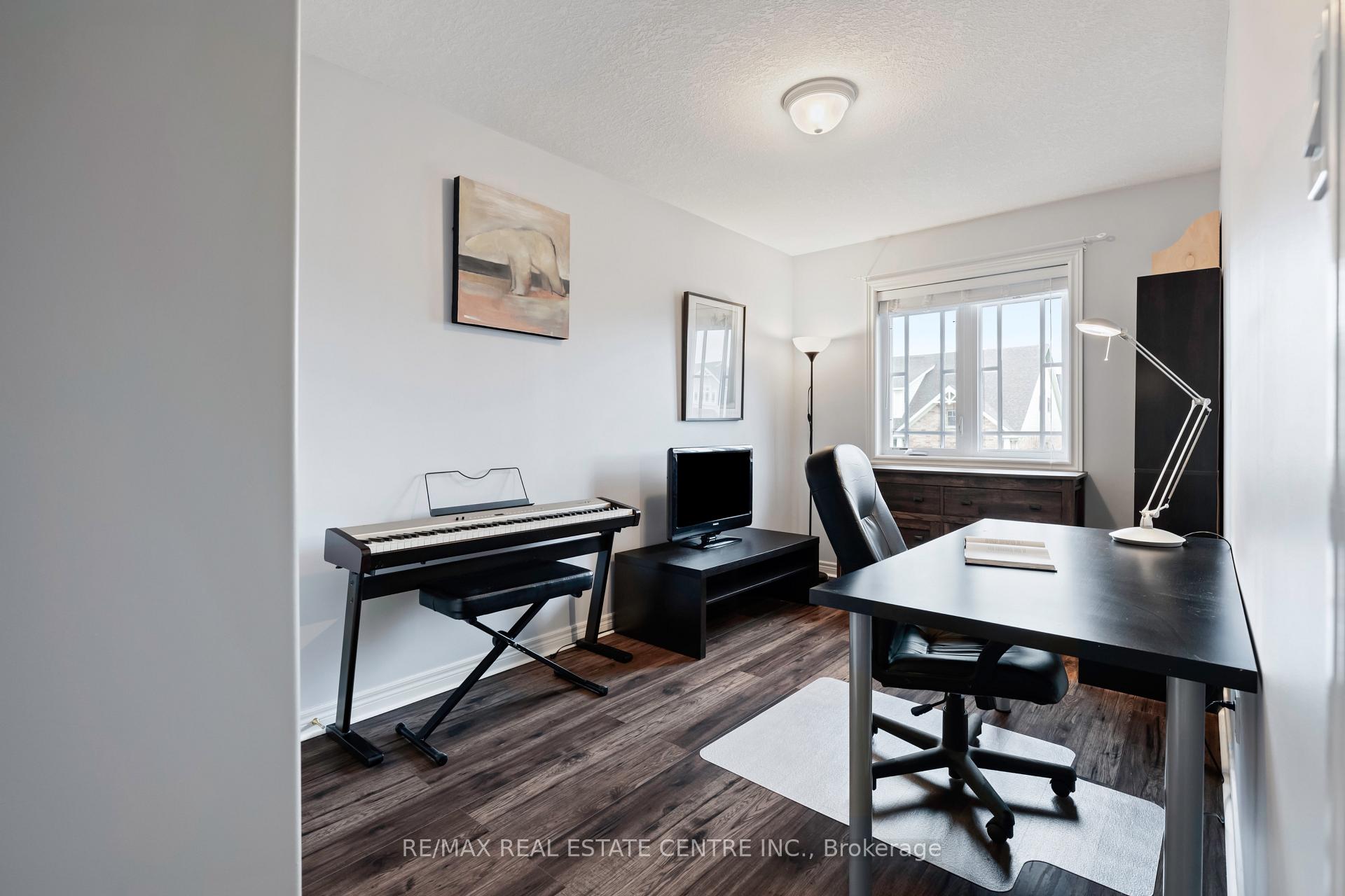 Photo 11 of 96 Preston Drive, Orangeville — HOMEH