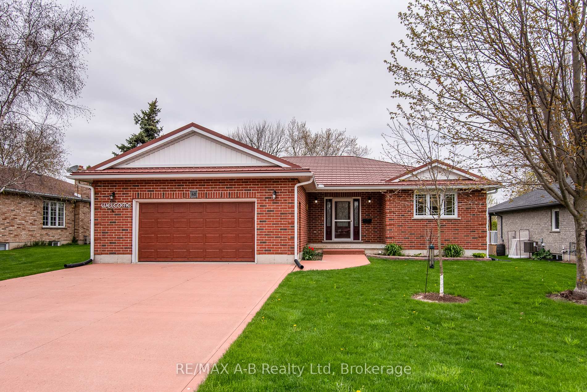 Photo 1 of 40 Gerber Drive, Perth East, Milverton — HOMEH