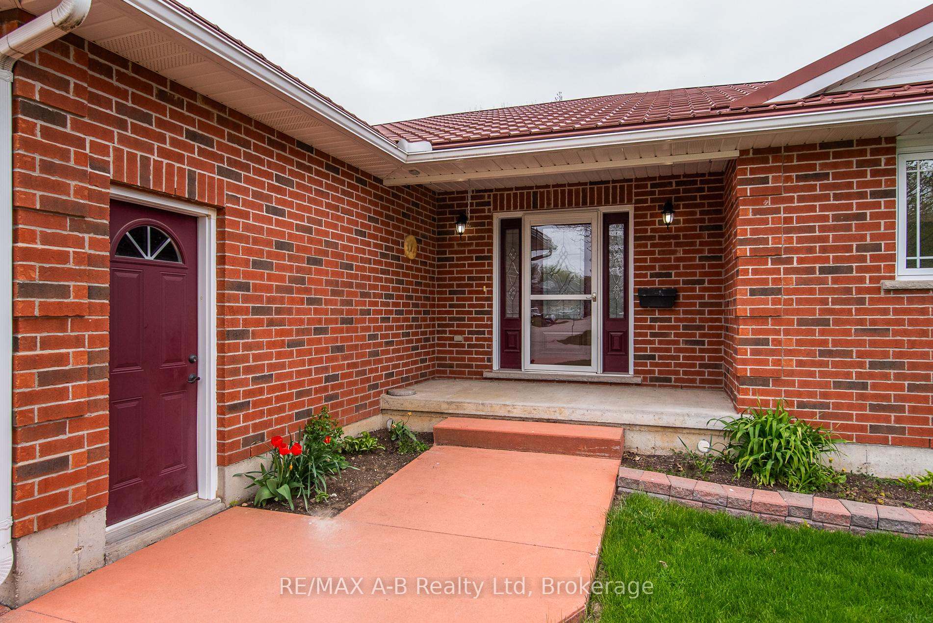 Photo 5 of 40 Gerber Drive, Perth East, Milverton — HOMEH