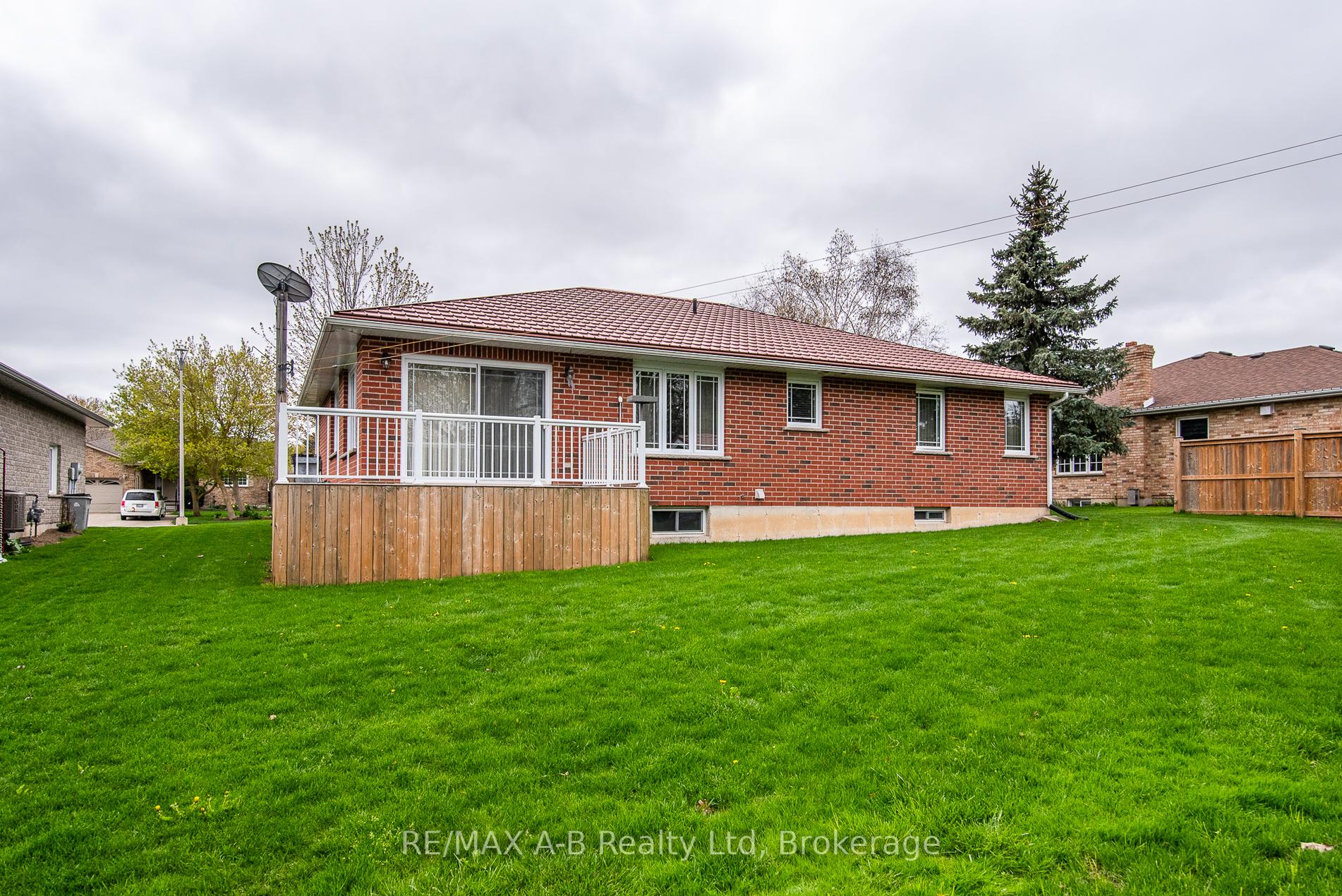 Photo 7 of 40 Gerber Drive, Perth East, Milverton — HOMEH