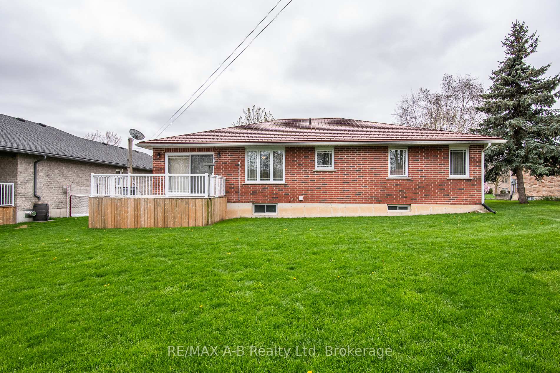 Photo 9 of 40 Gerber Drive, Perth East, Milverton — HOMEH
