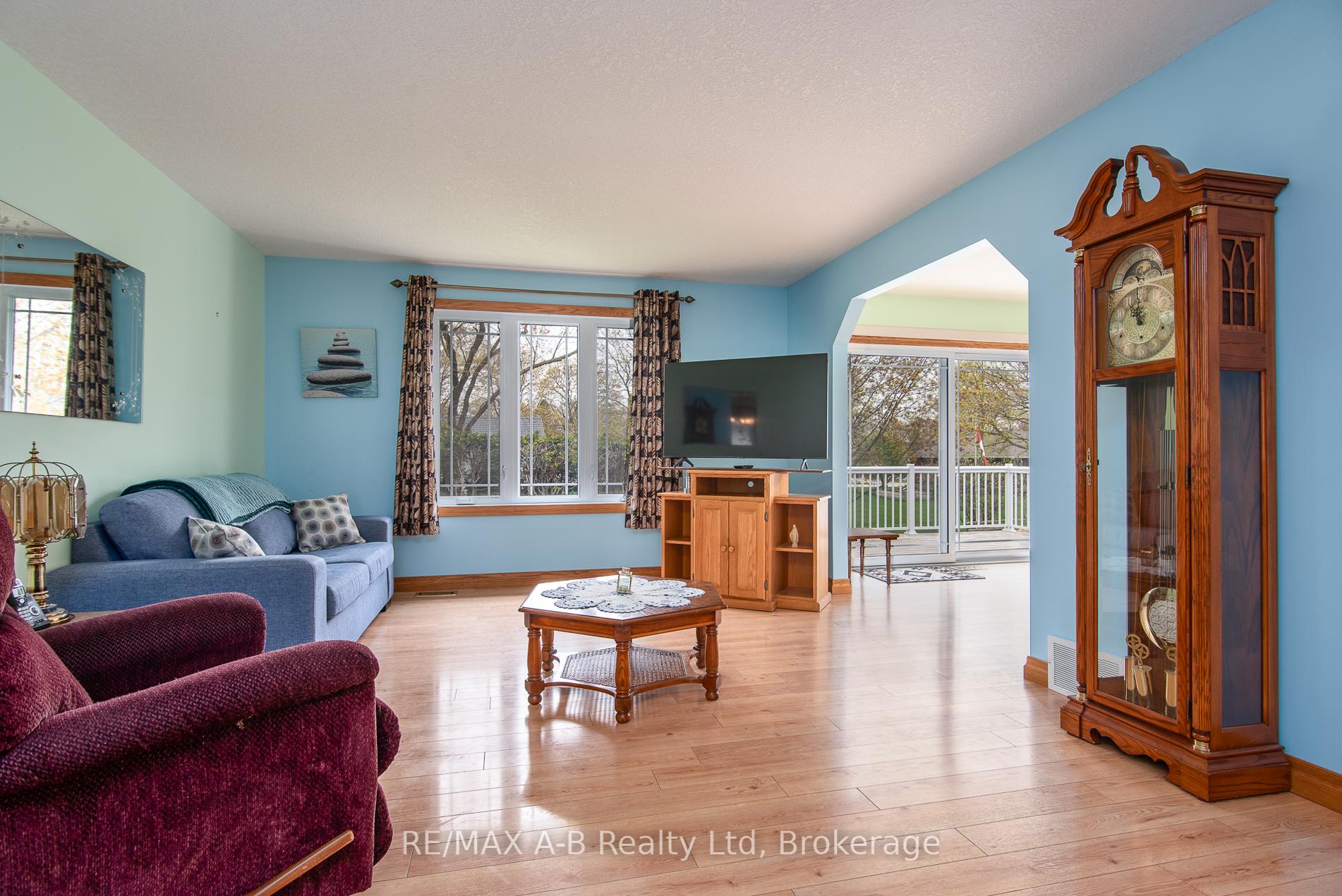 Photo 16 of 40 Gerber Drive, Perth East, Milverton — HOMEH