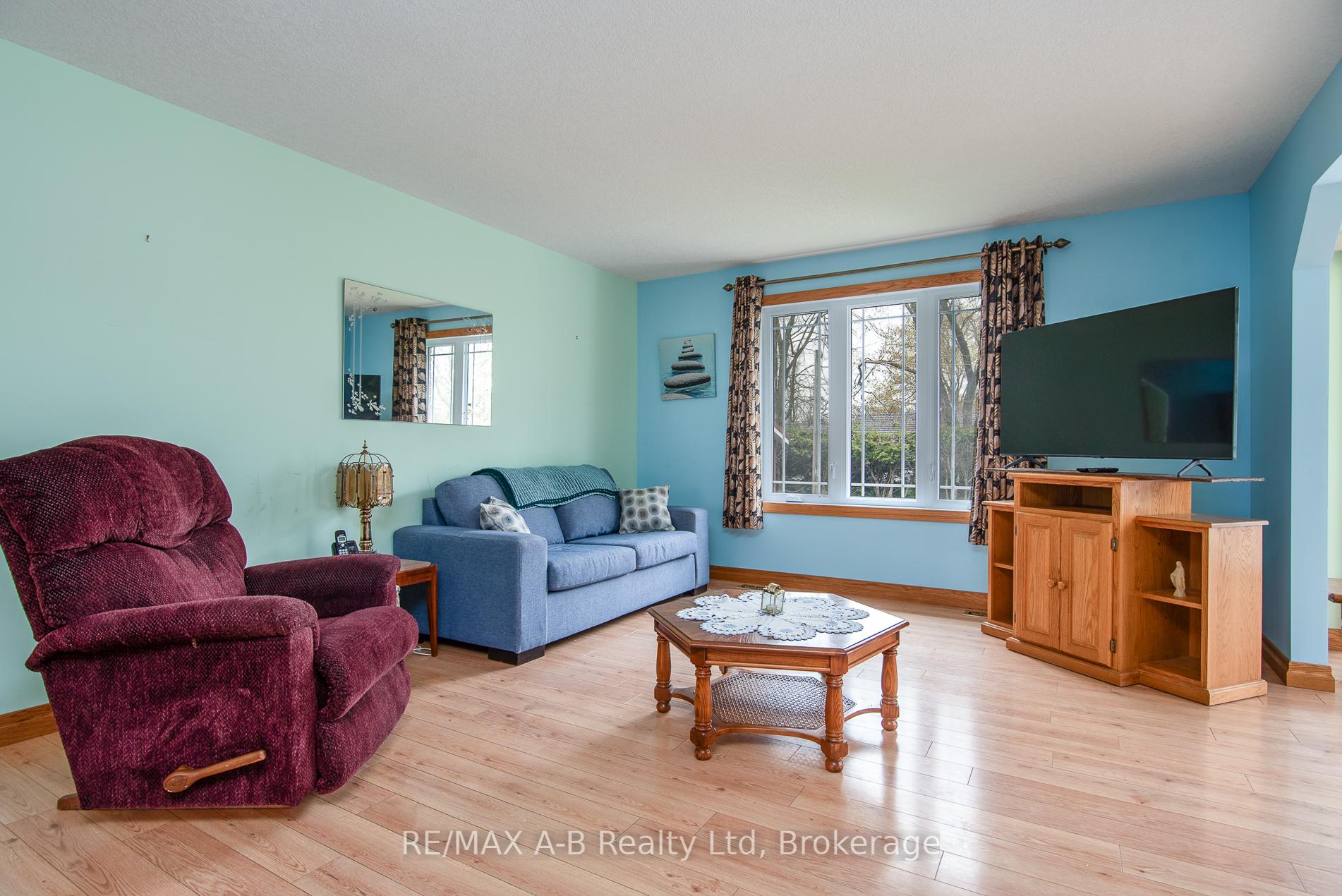 Photo 17 of 40 Gerber Drive, Perth East, Milverton — HOMEH