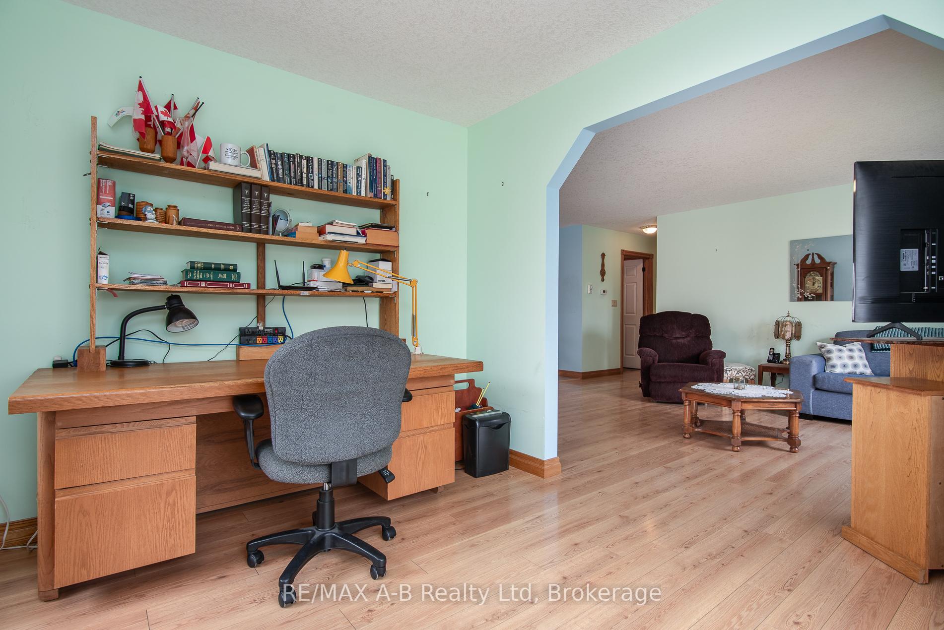 Photo 24 of 40 Gerber Drive, Perth East, Milverton — HOMEH