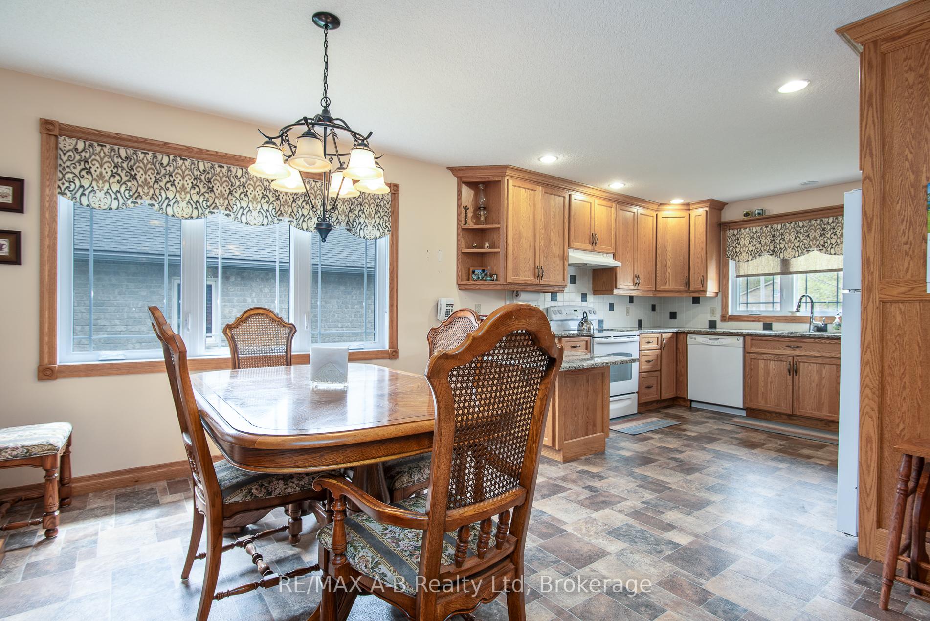 Photo 25 of 40 Gerber Drive, Perth East, Milverton — HOMEH