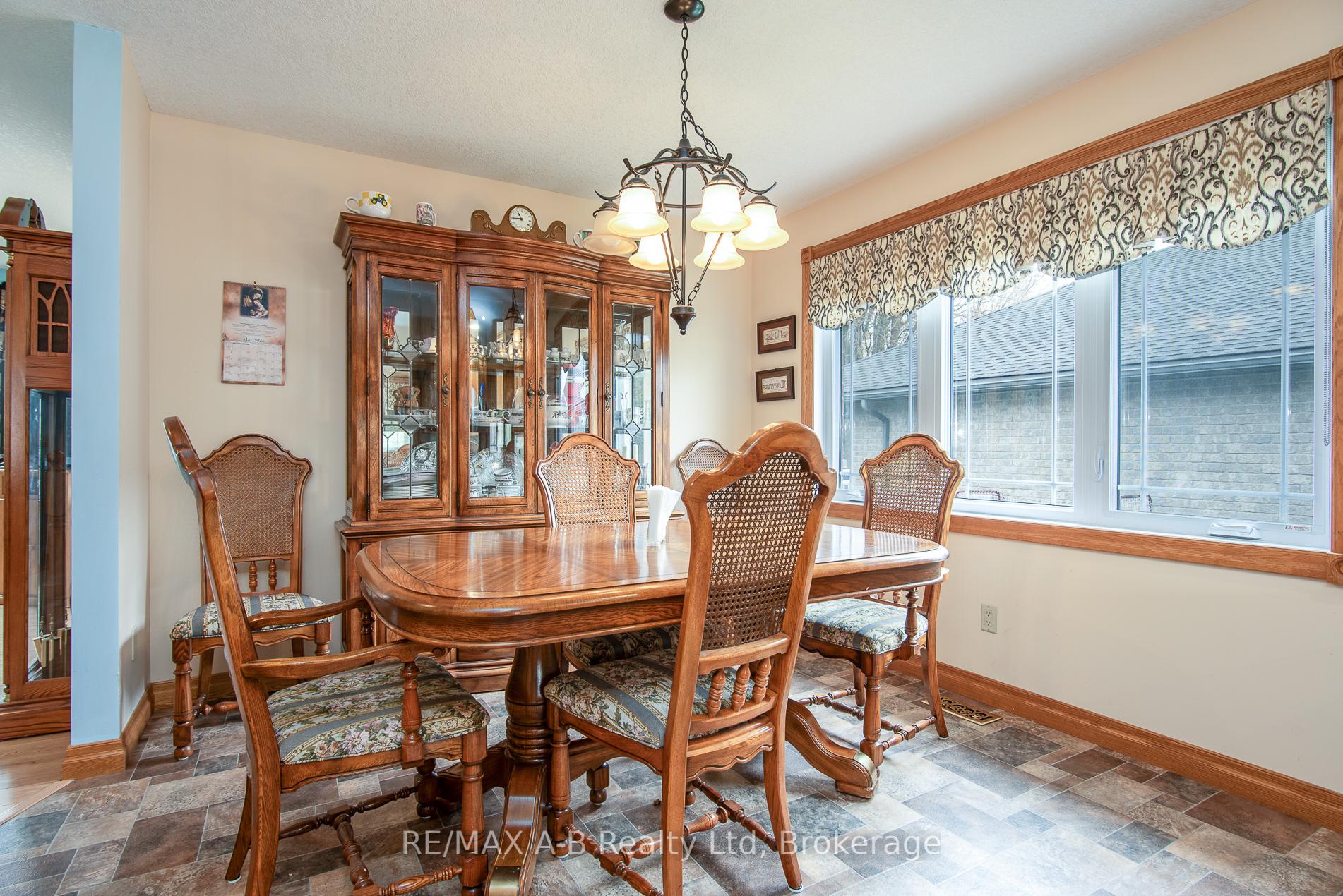 Photo 26 of 40 Gerber Drive, Perth East, Milverton — HOMEH