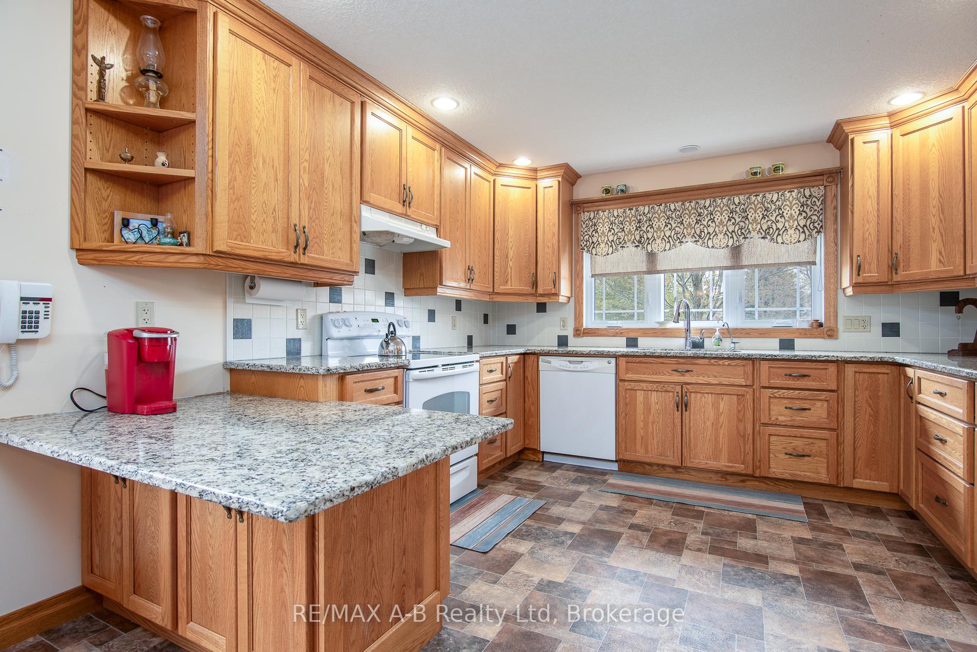 Photo 28 of 40 Gerber Drive, Perth East, Milverton — HOMEH