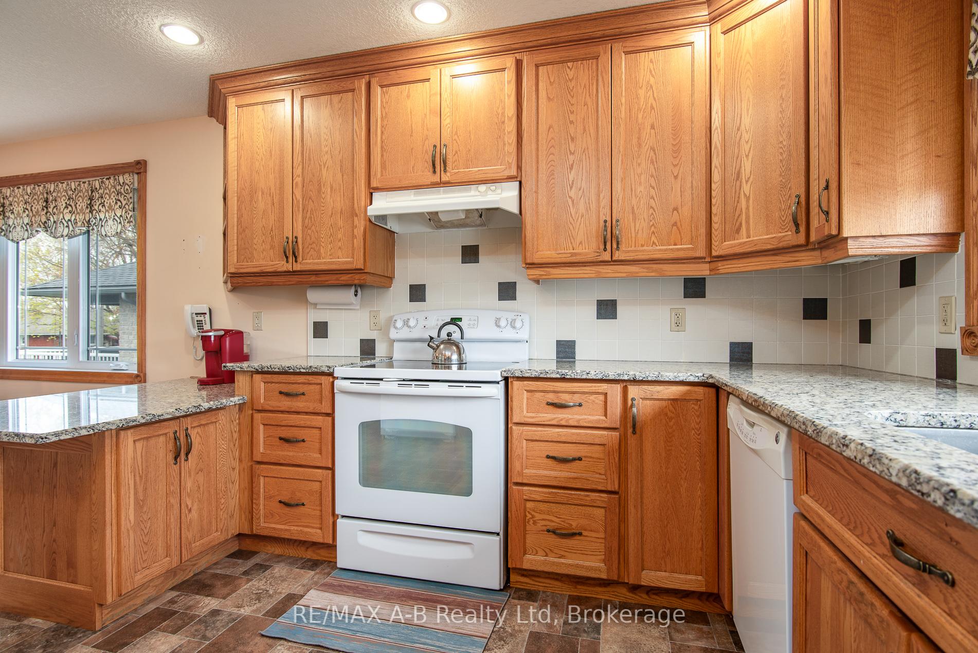 Photo 31 of 40 Gerber Drive, Perth East, Milverton — HOMEH