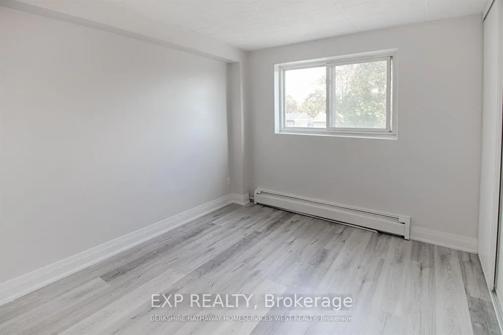 Photo 6 of Unit 16, 6287 O'Neil Street, Niagara Falls, Stamford — HOMEH