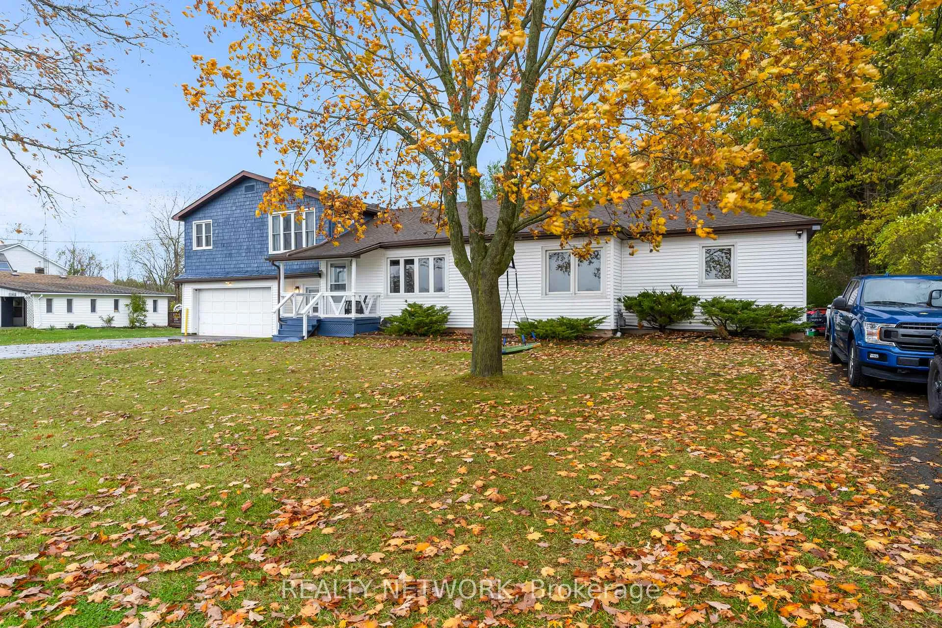 Photo 2 of 10042 Wiiloughby Drive, Niagara Falls, Chippawa — HOMEH