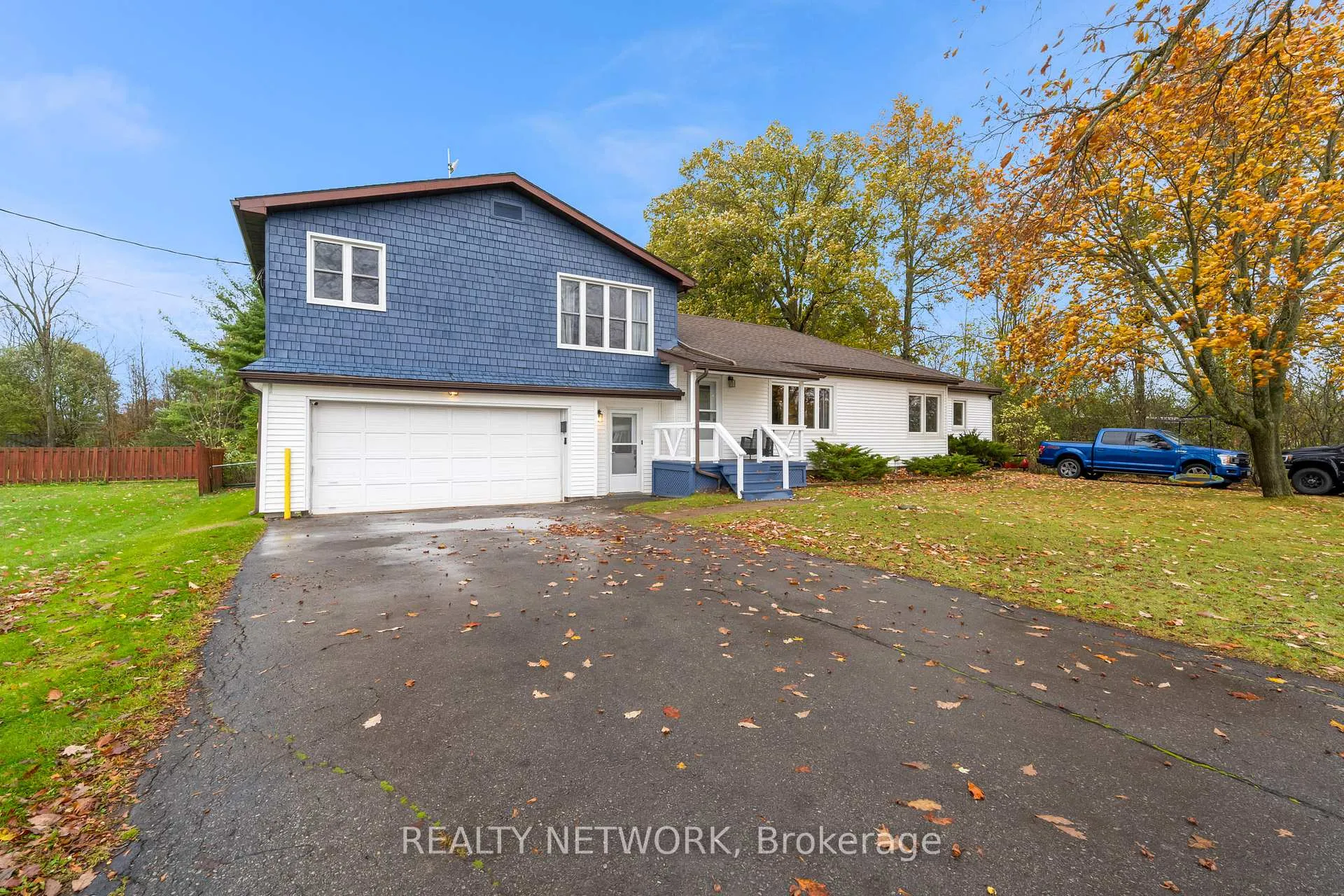 Photo 3 of 10042 Wiiloughby Drive, Niagara Falls, Chippawa — HOMEH