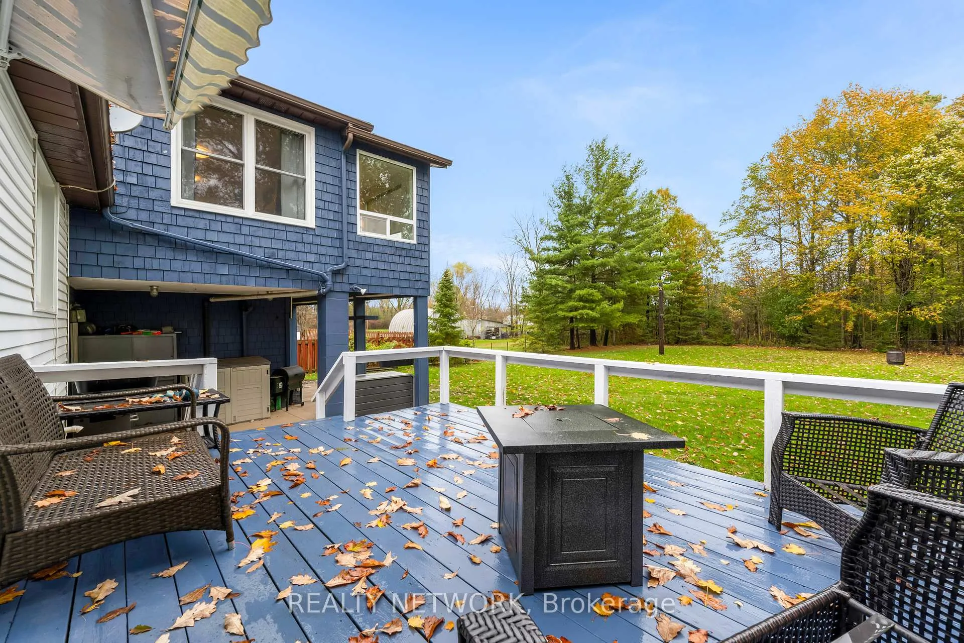Photo 5 of 10042 Wiiloughby Drive, Niagara Falls, Chippawa — HOMEH