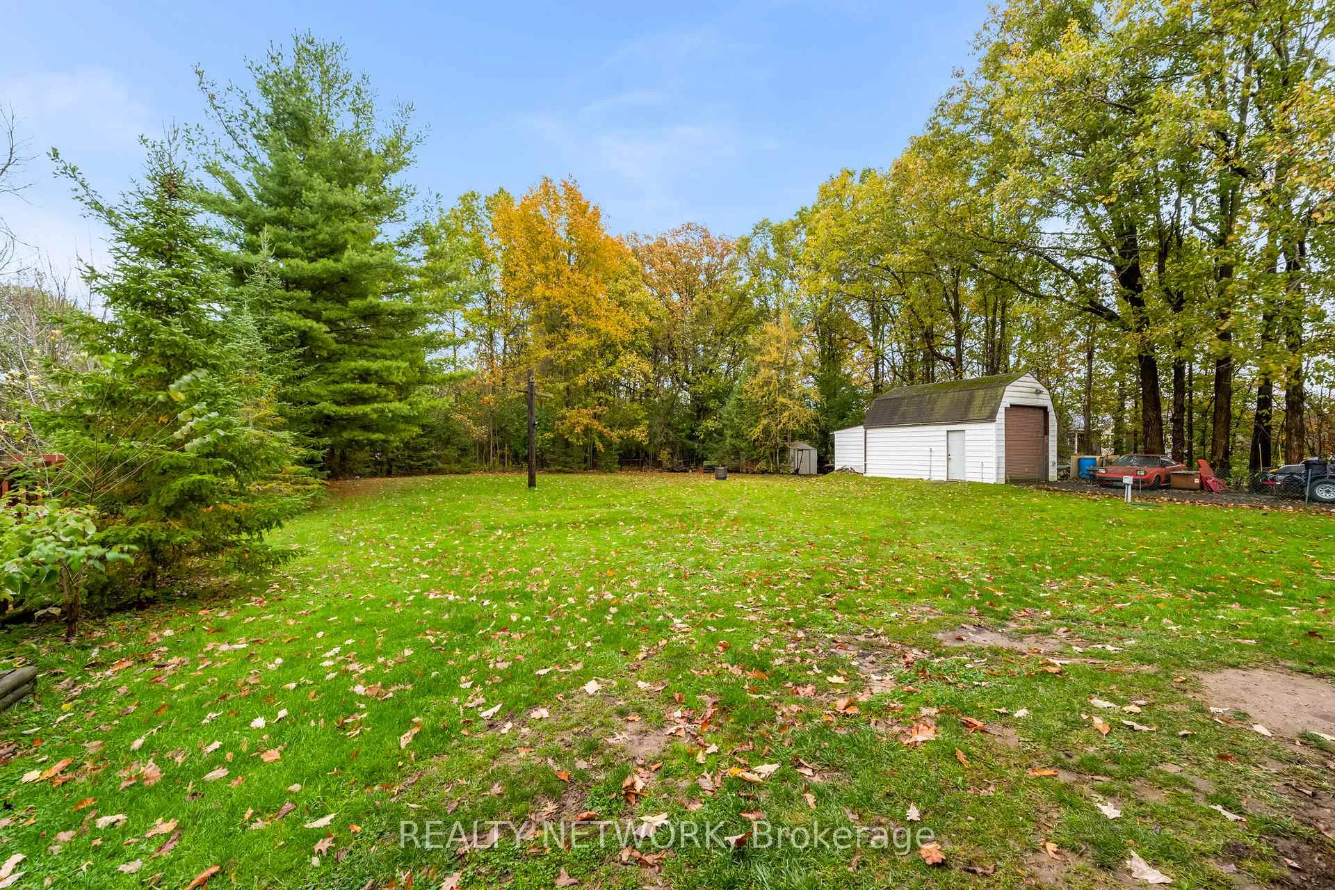 Photo 7 of 10042 Wiiloughby Drive, Niagara Falls, Chippawa — HOMEH